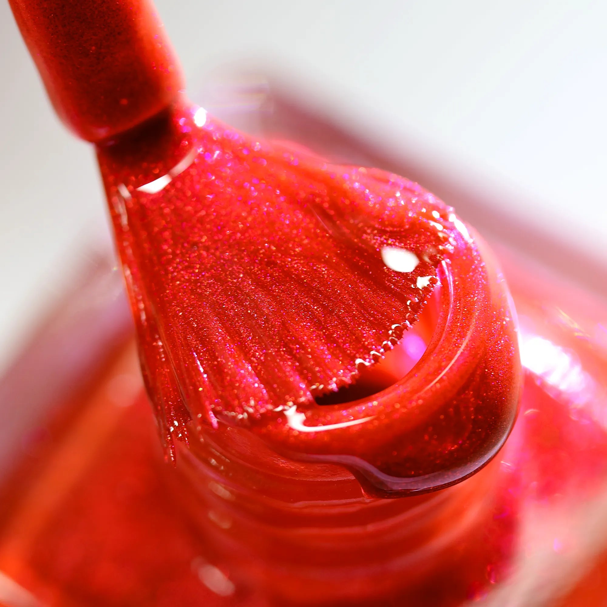 herzlack-amor-veganer-nagellack-klassik-rot-schimmer-glitzer-11-ml image 4