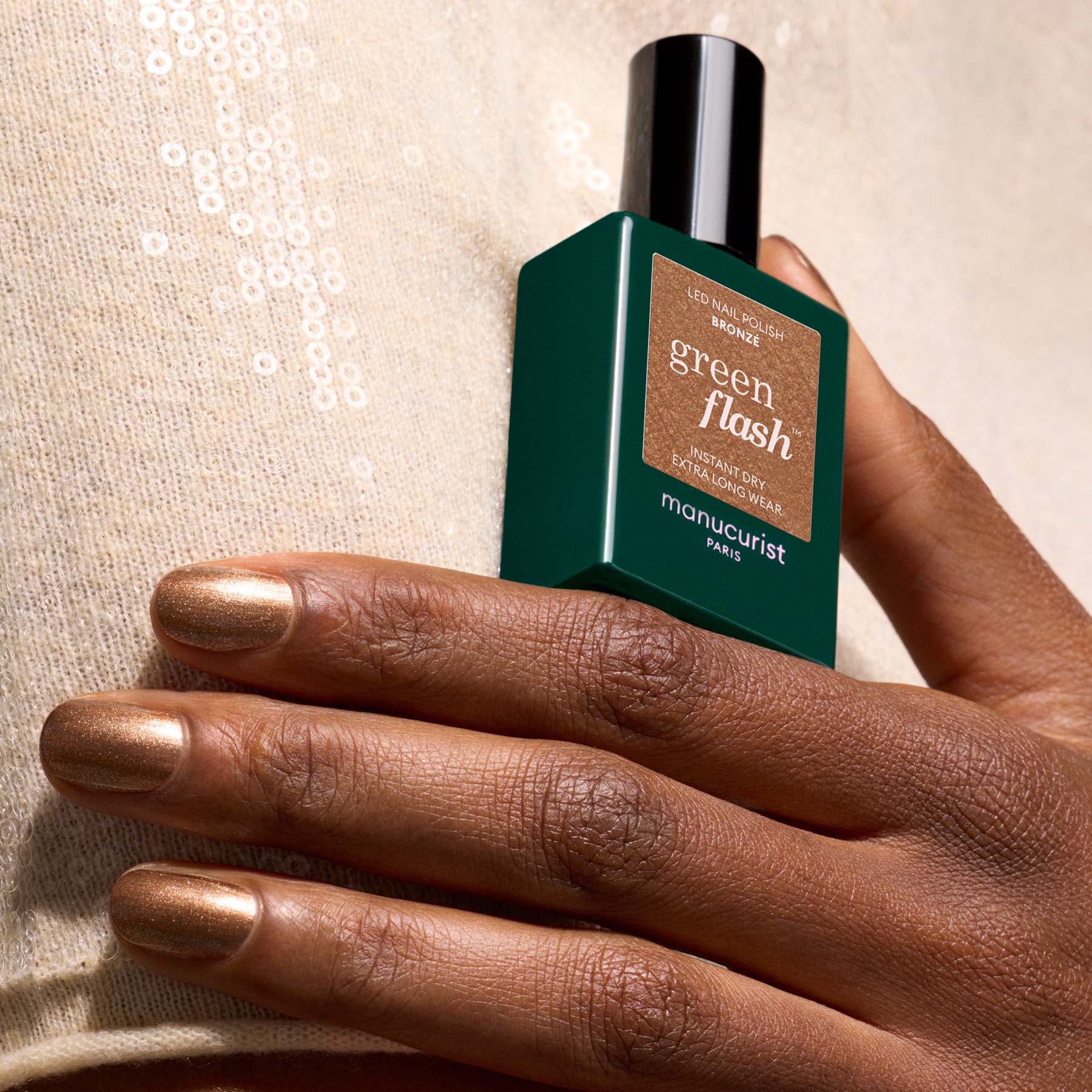manucurist-green-flash-bronz-halbpermanenter-nagellack image 3