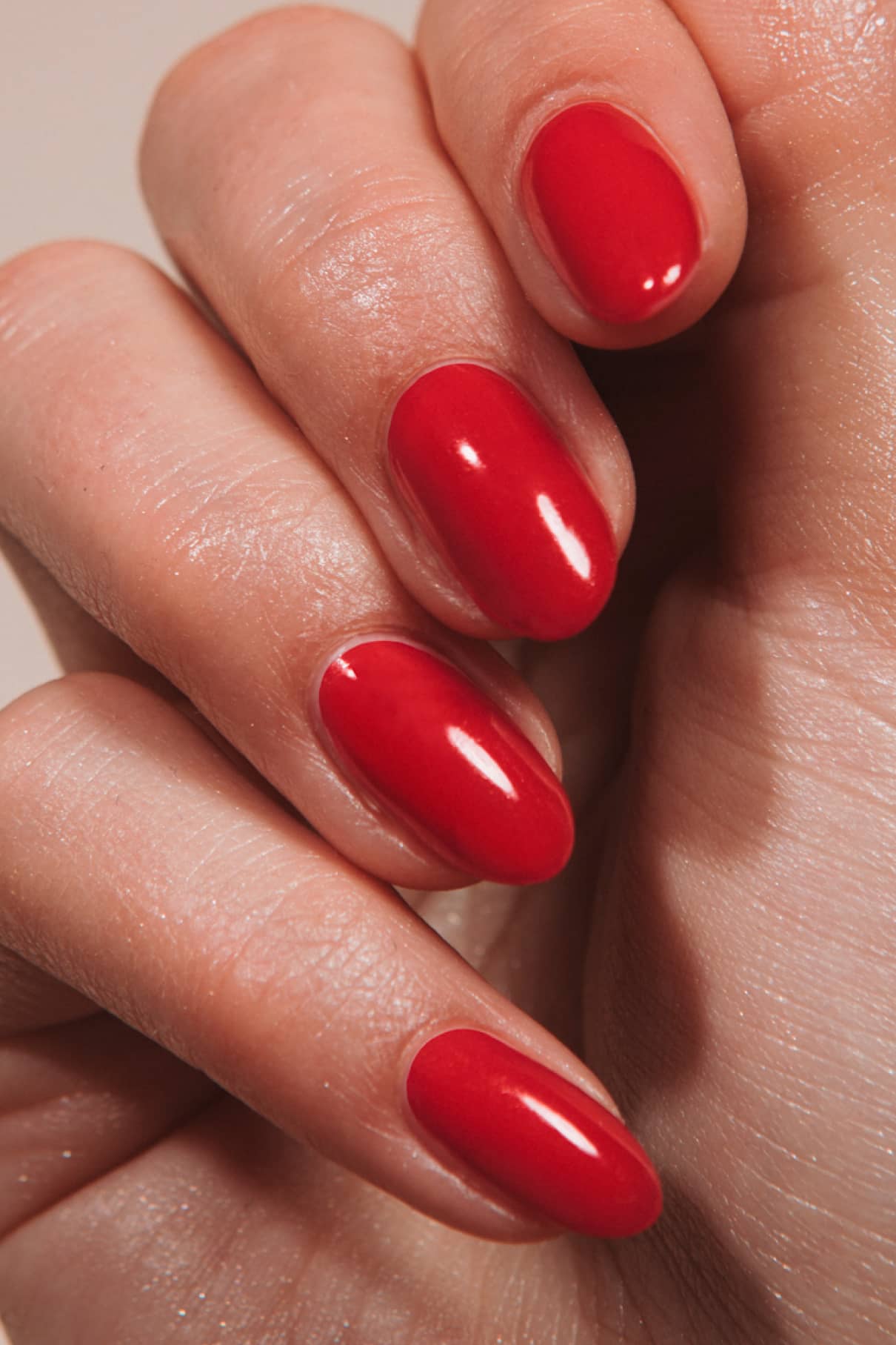 gitti-x-peta-nagellack-leuchtendes-warmes-rot-mit-orange image 3