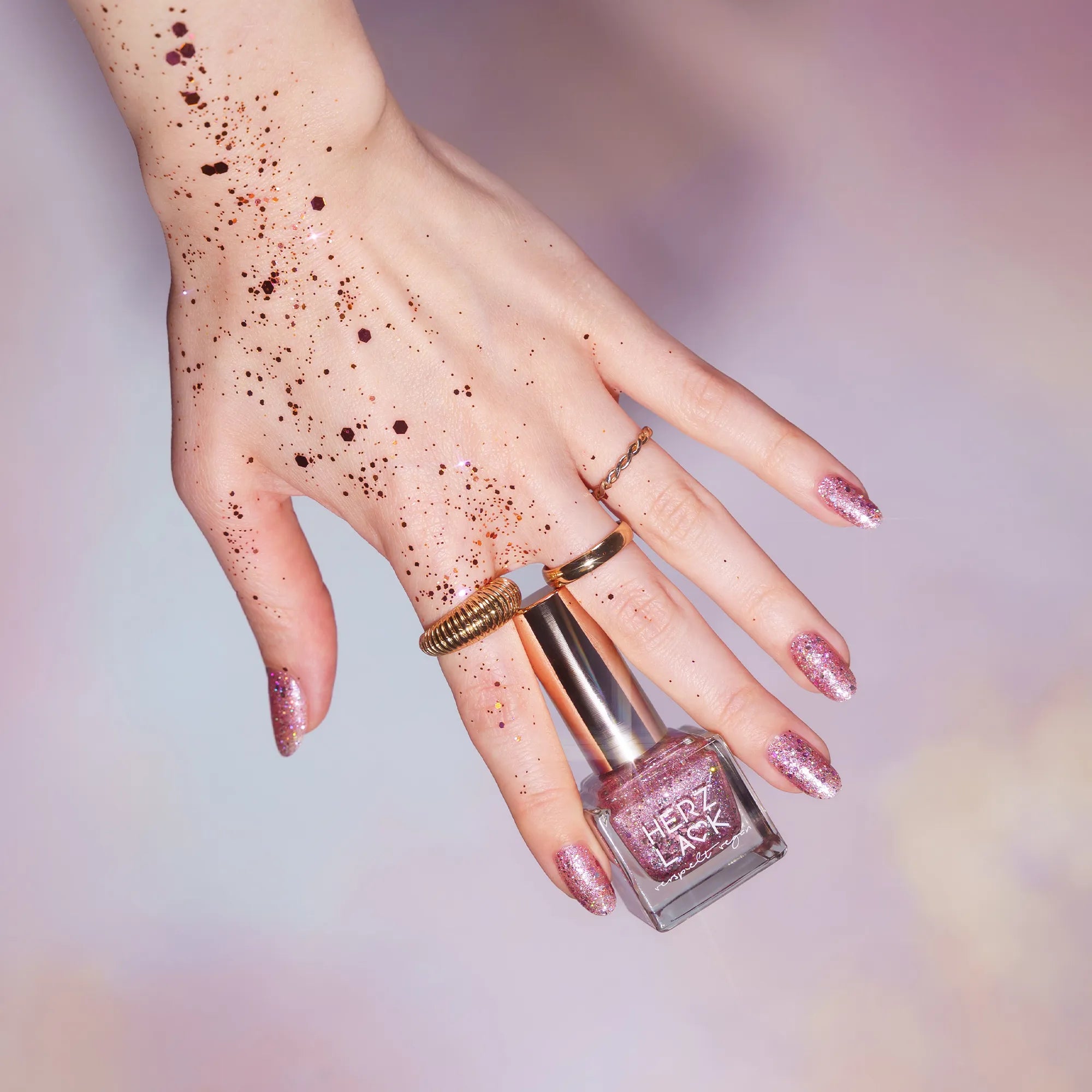 herzlack-rosa-regenbogen-veganer-glitzer-nagellack-holo-rosa-11ml image 7