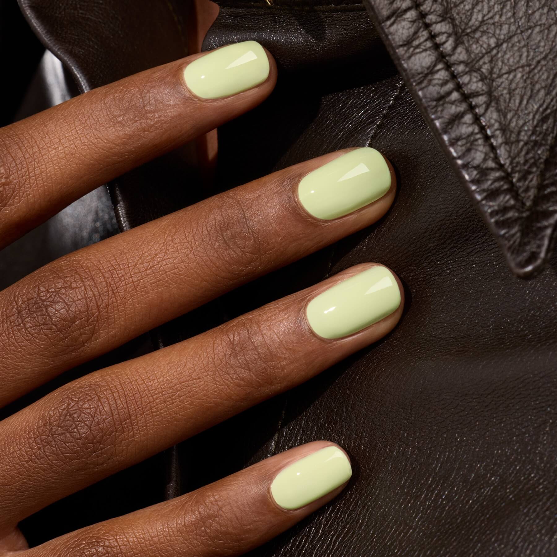 manucurist-green-flash-pistachio-semi-permanenter-nagellack-hellgr-n image 2