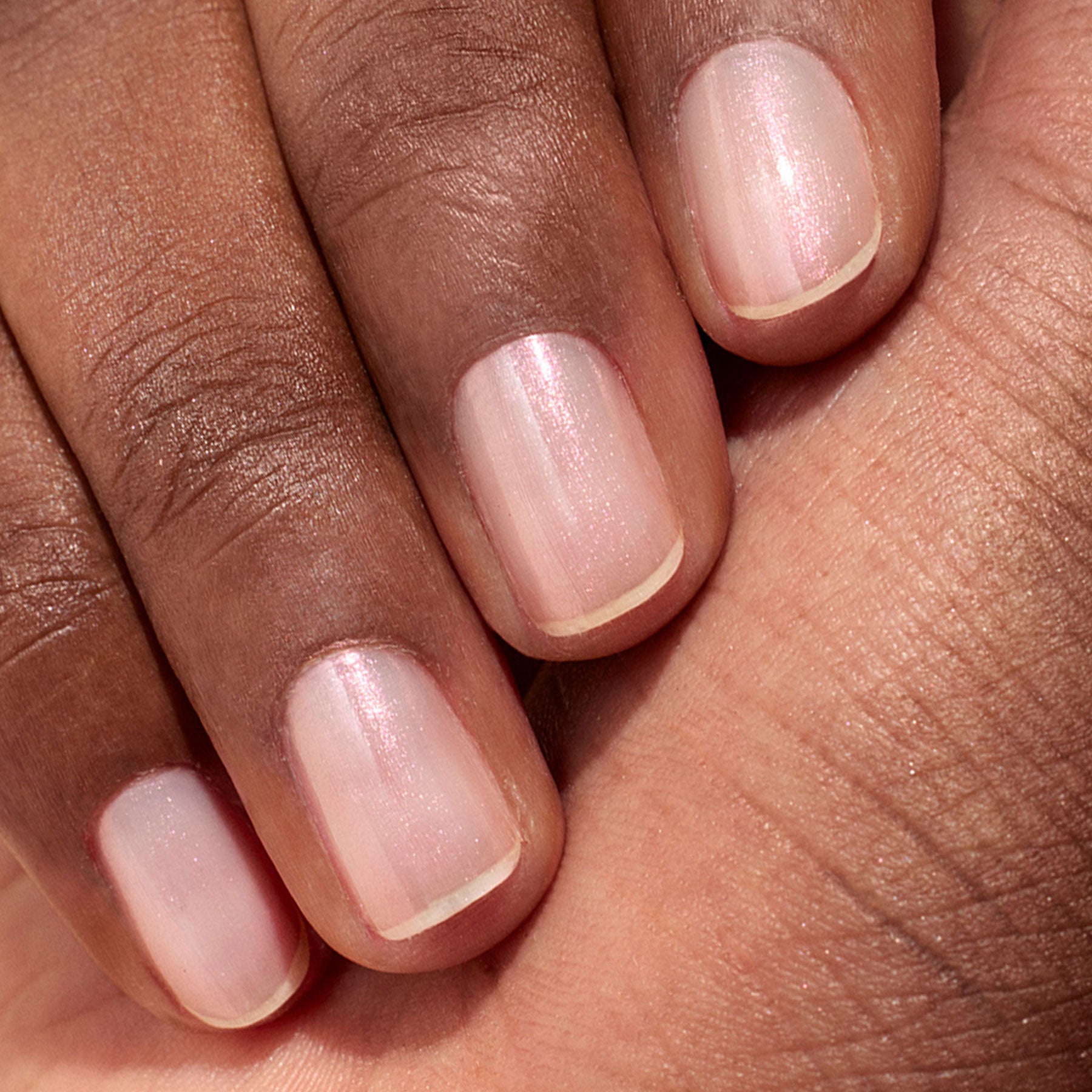 manucurist-pink-glazed-effect-puder-perlmutt-nail-topper image 7