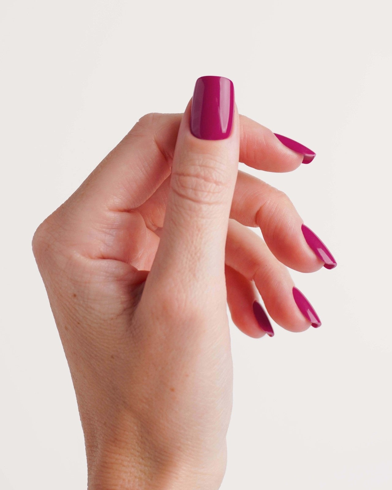doonails-acai-berry-short-square-soft-gel-press-ons-beerenviolett image 4