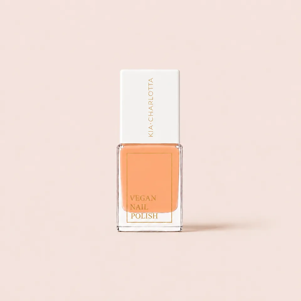 kia-charlotta-coral-diving-veganer-nagellack-koralle image 1