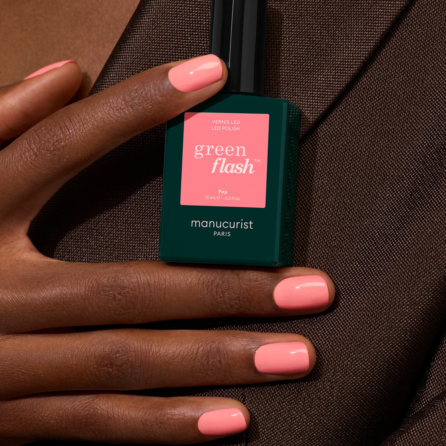 manucurist-pop-green-flash-gel-nagellack-neonpink-mit-orange-unterton image 5