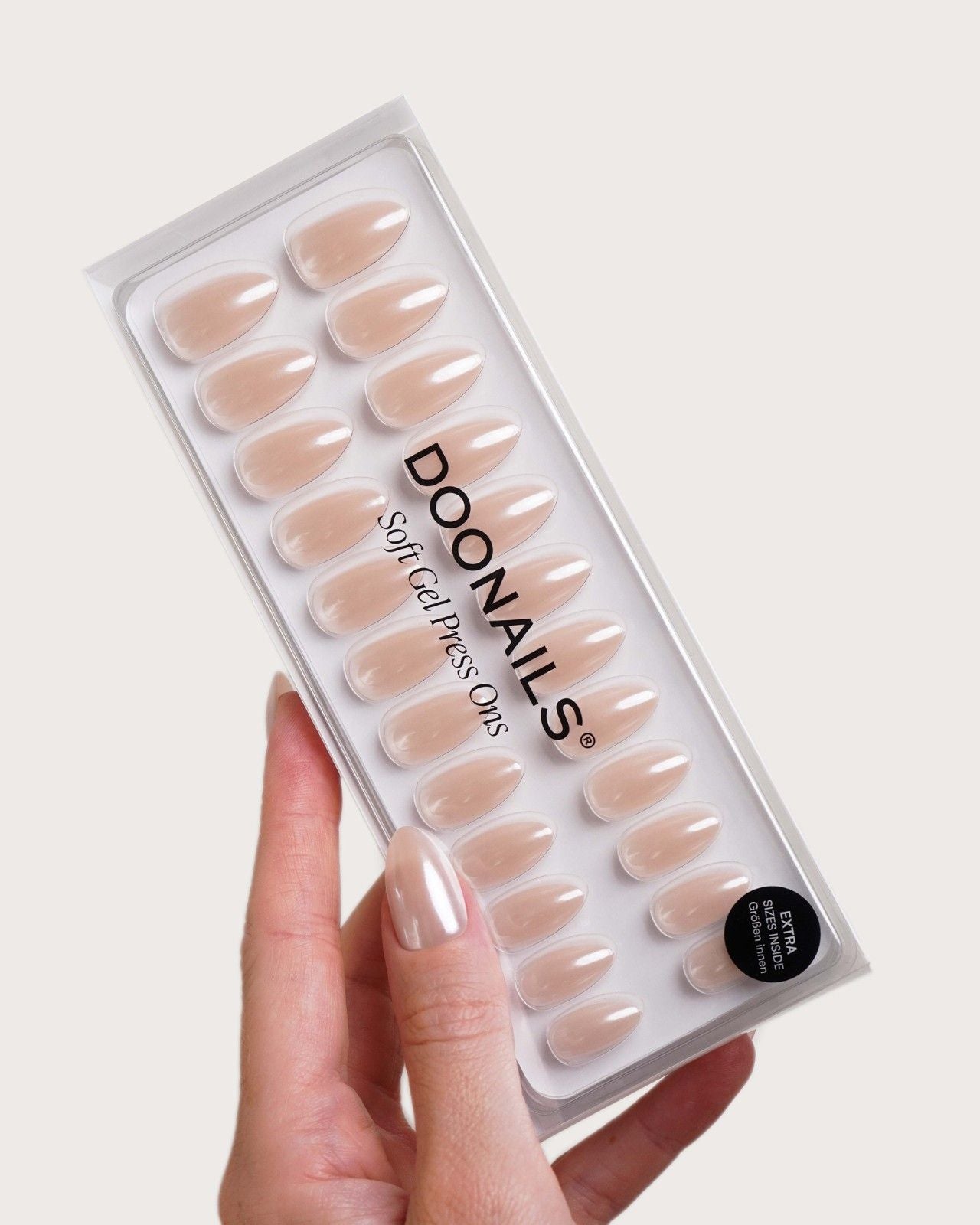 doonails-prosecco-soft-gel-press-ons-short-almond-champagner-chrome image 3