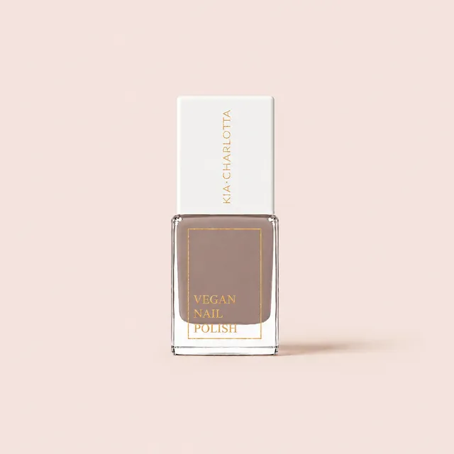 kia-charlotta-courageous-veganer-nagellack-dunkles-beige-taupe-nude image 1