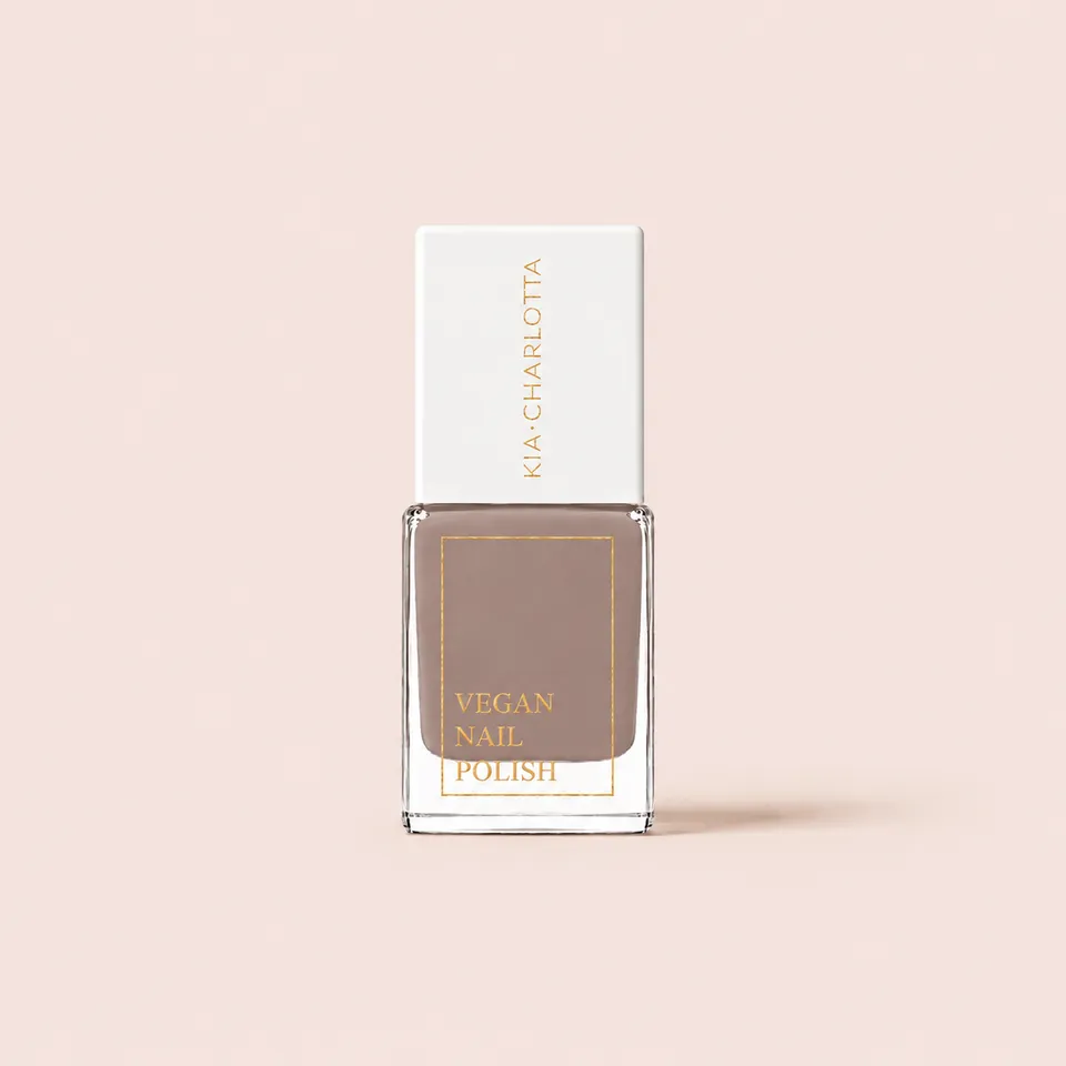 kia-charlotta-courageous-veganer-nagellack-dunkles-beige-taupe-nude image 1