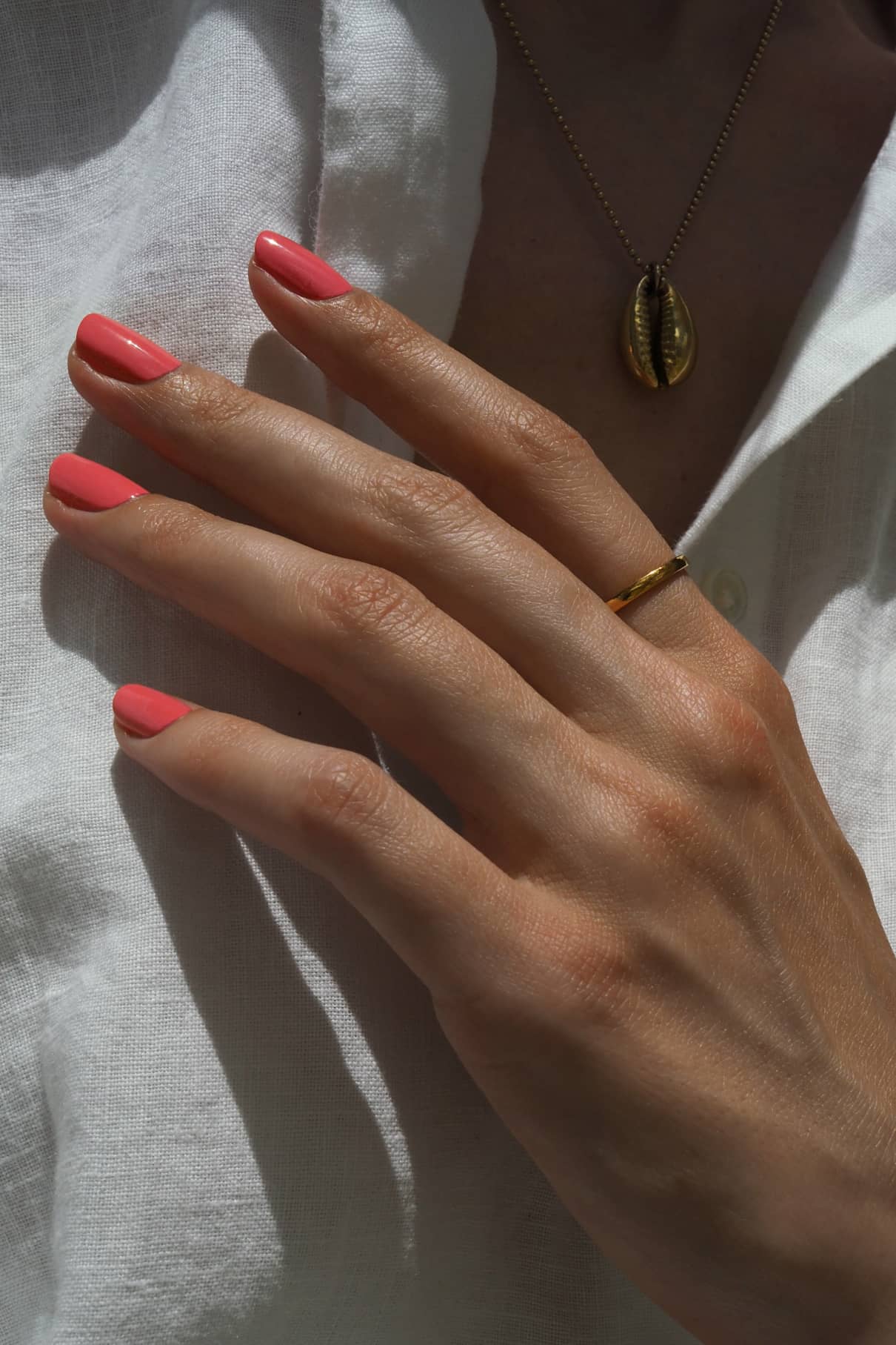 gitti-no-140-nagellack-helles-korall-mit-ros-unterton image 5