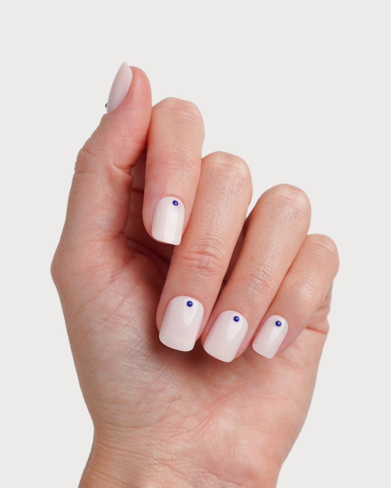 doonails-blue-dots-extra-short-square-soft-gel-press-ons image 4