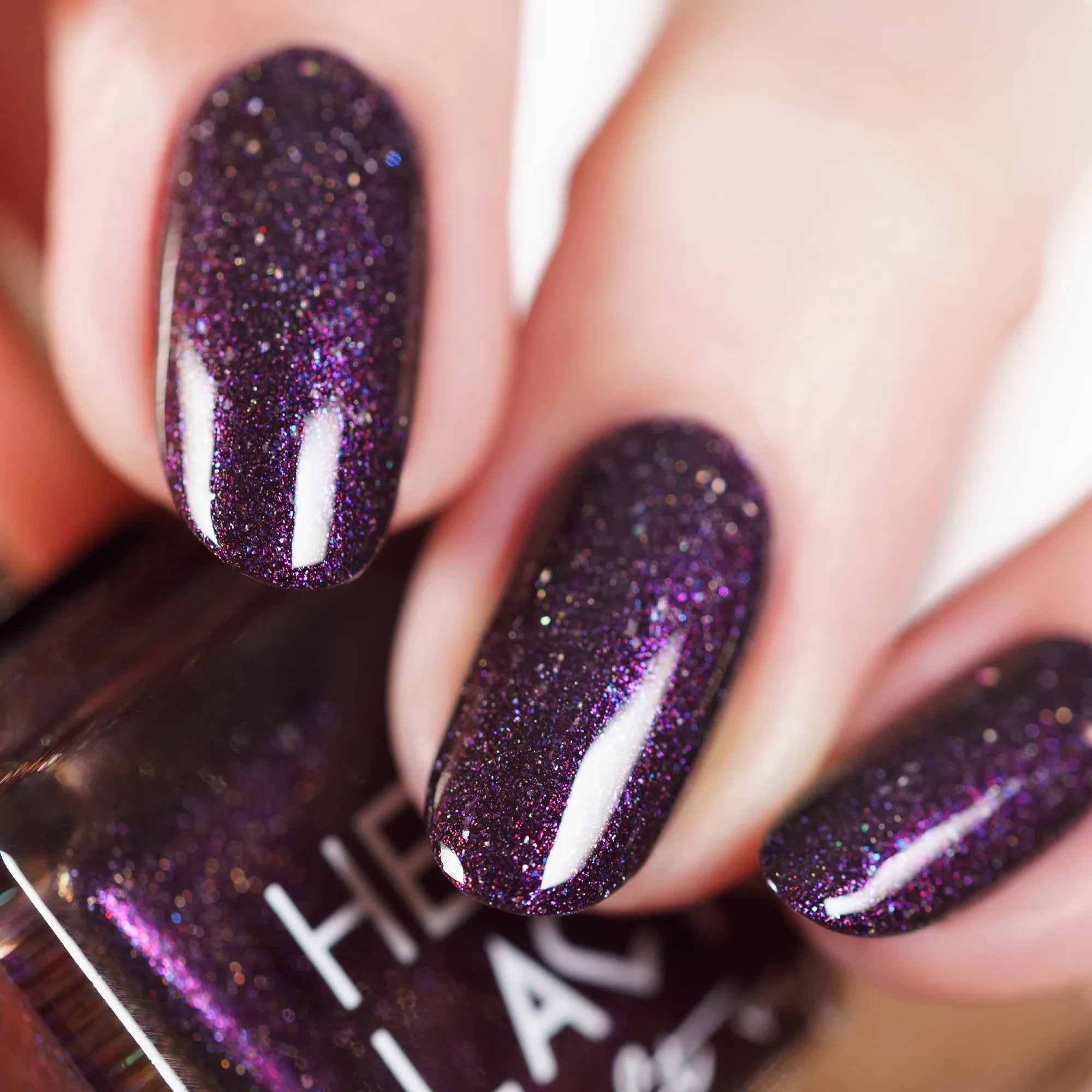 herzlack-supernova-veganer-nagellack-mission-sternenstaub-duochrome image 3