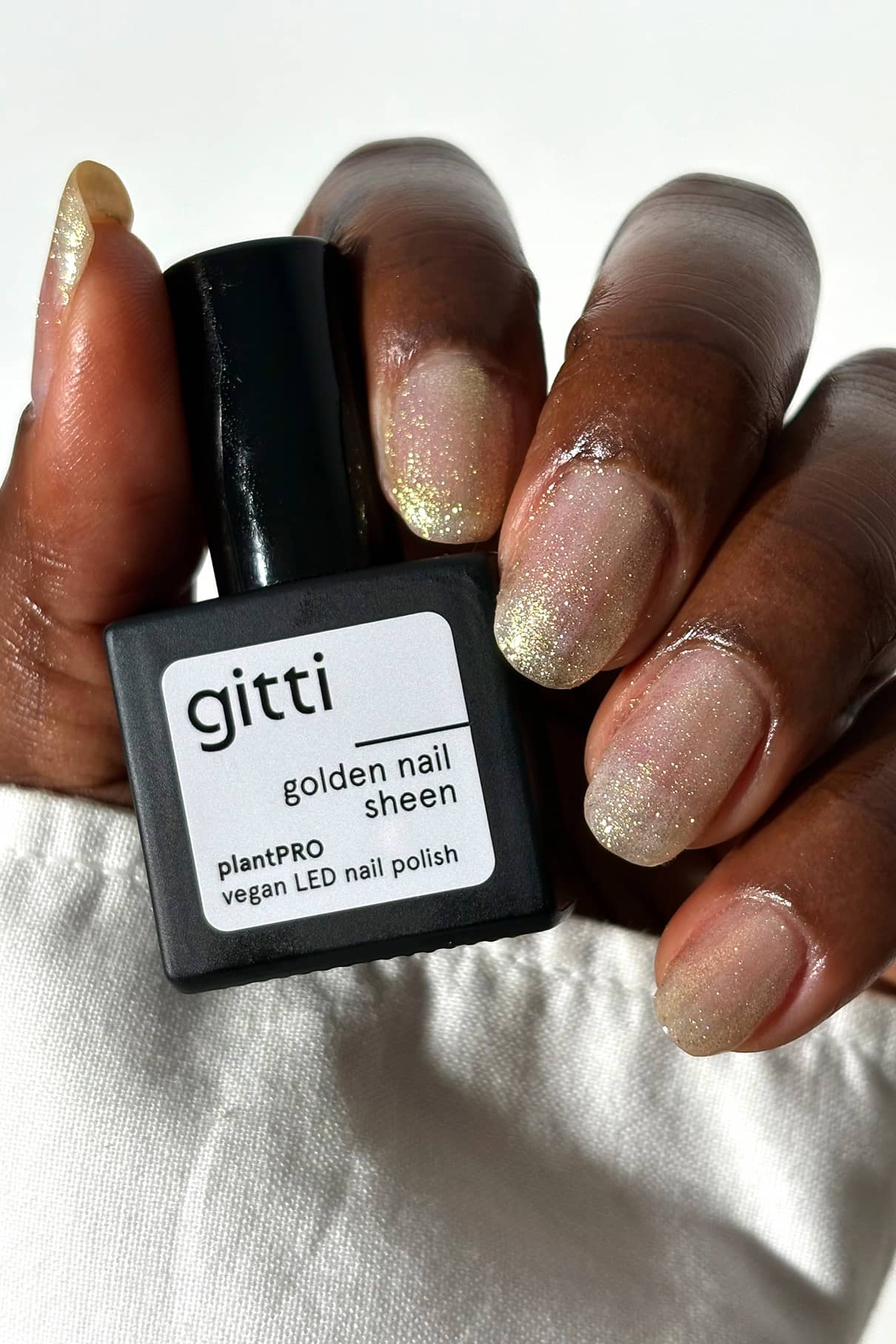 gitti-golden-nail-sheen-plantpro-gel-nagellack-gold-schimmer image 4