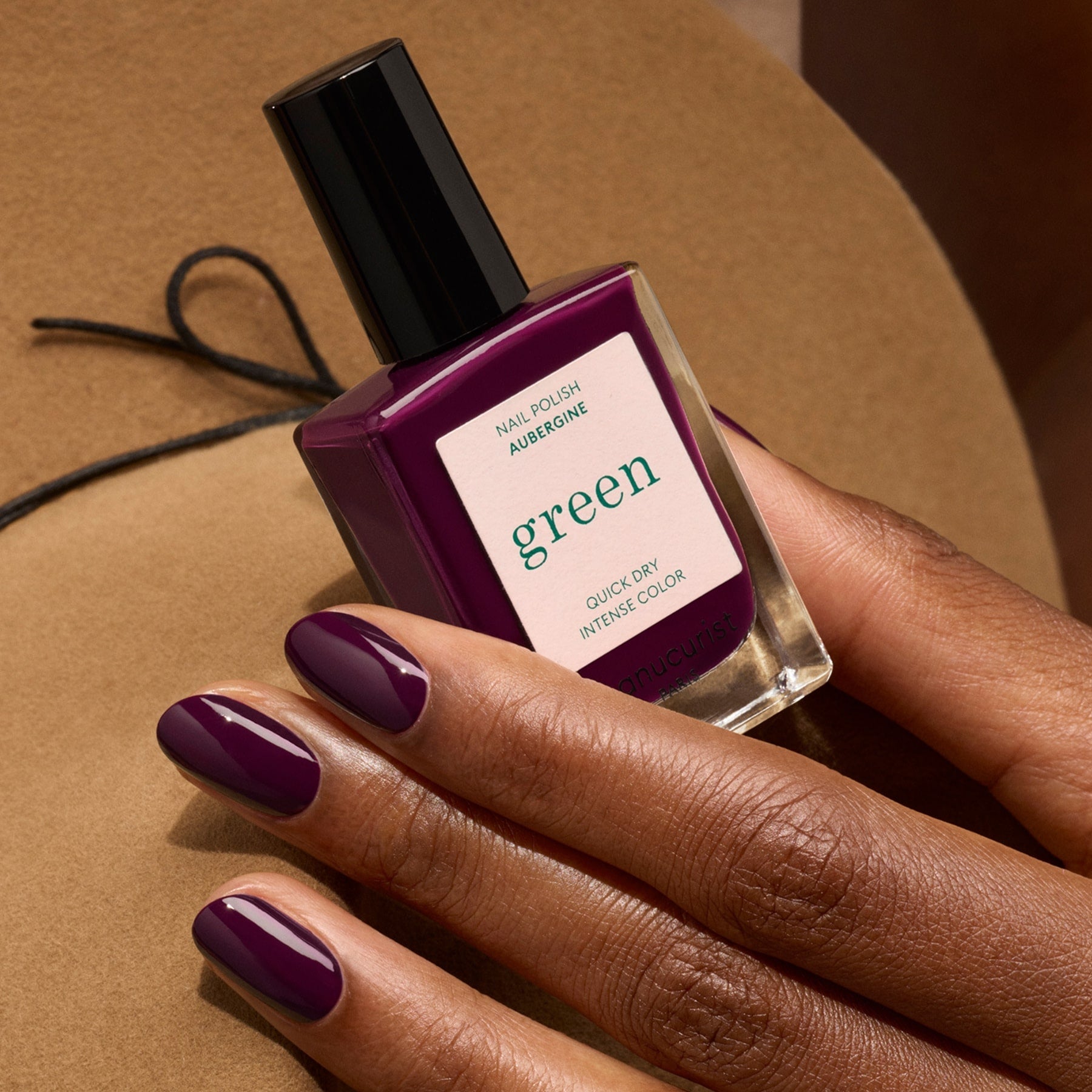 manucurist-green-aubergine-nagellack-dunkelviolett image 4