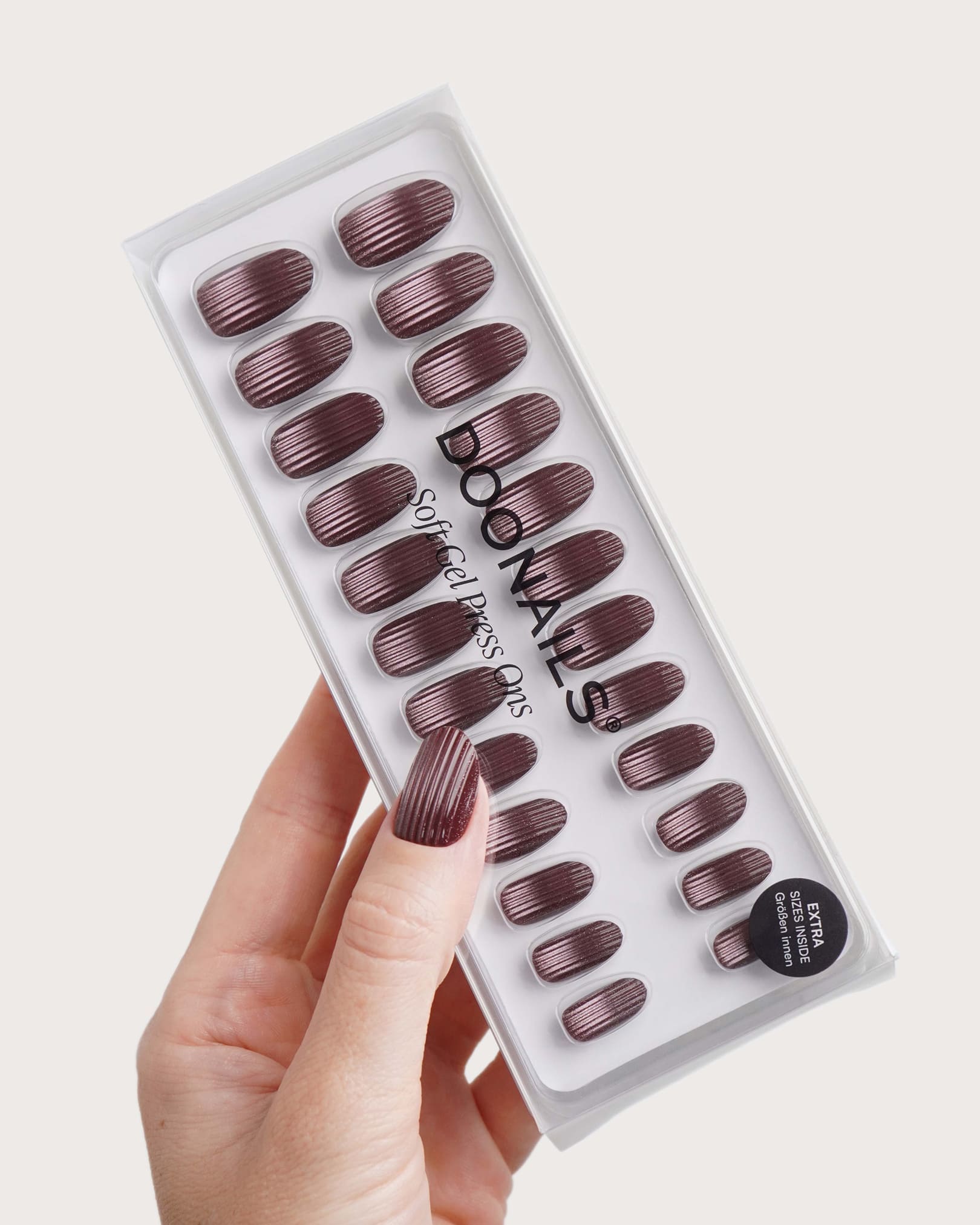 doonails-espresso-martini-medium-round-soft-gel-press-ons-braun-cat-eye image 3