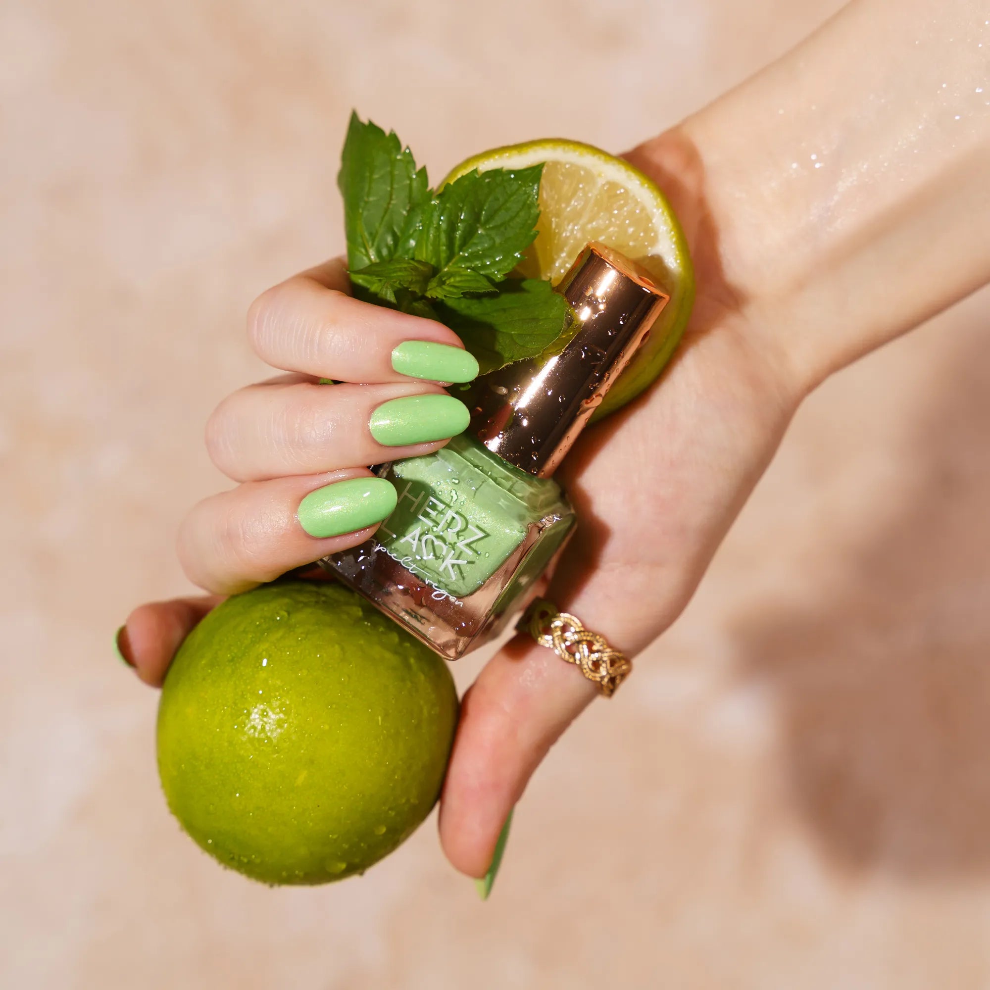 herzlack-isla-mojito-limettengr-n-schimmer-nagellack-vegan-11ml image 7