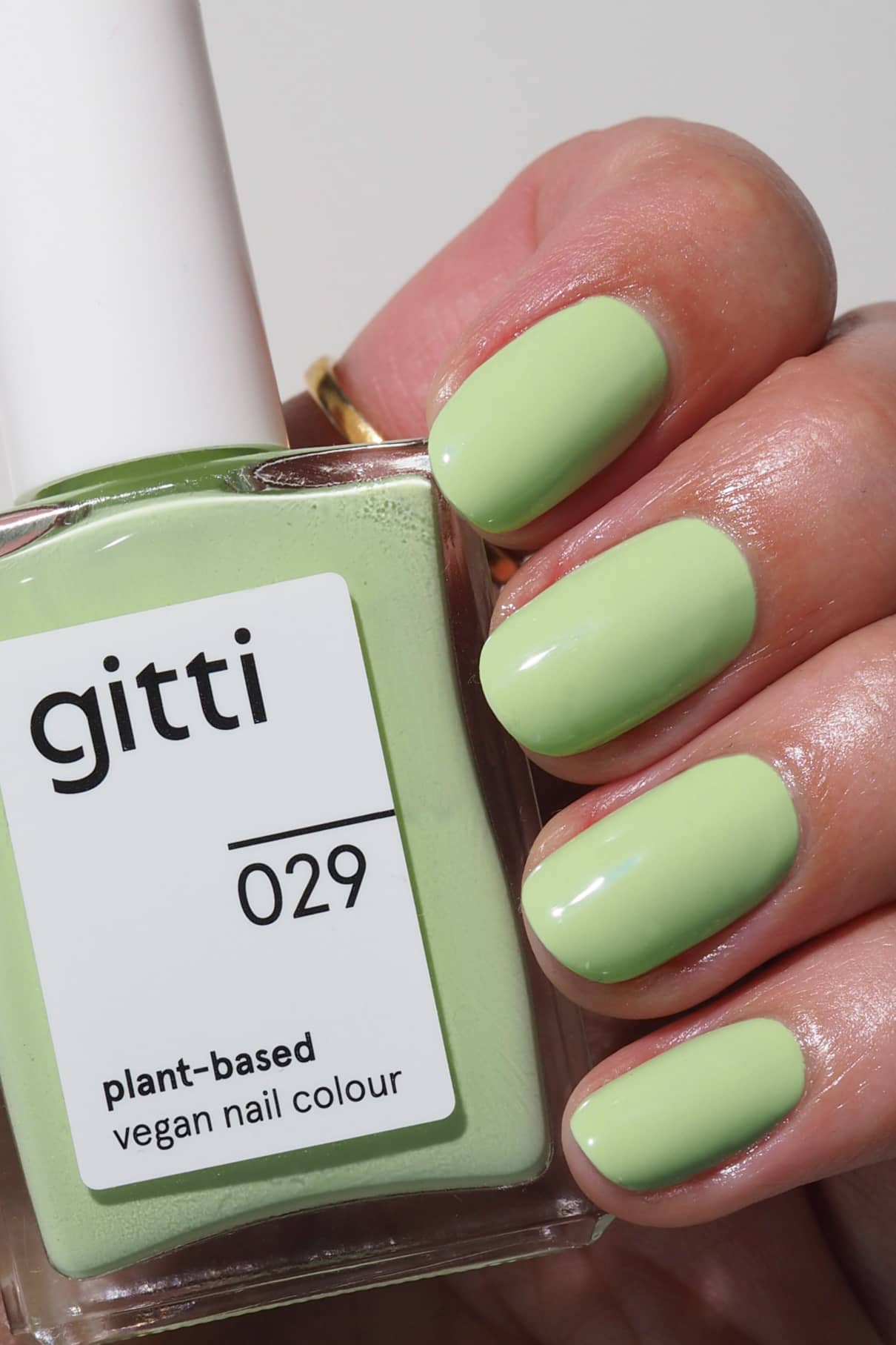 gitti-no-029-plant-based-nagellack-pastellgr-n image 2