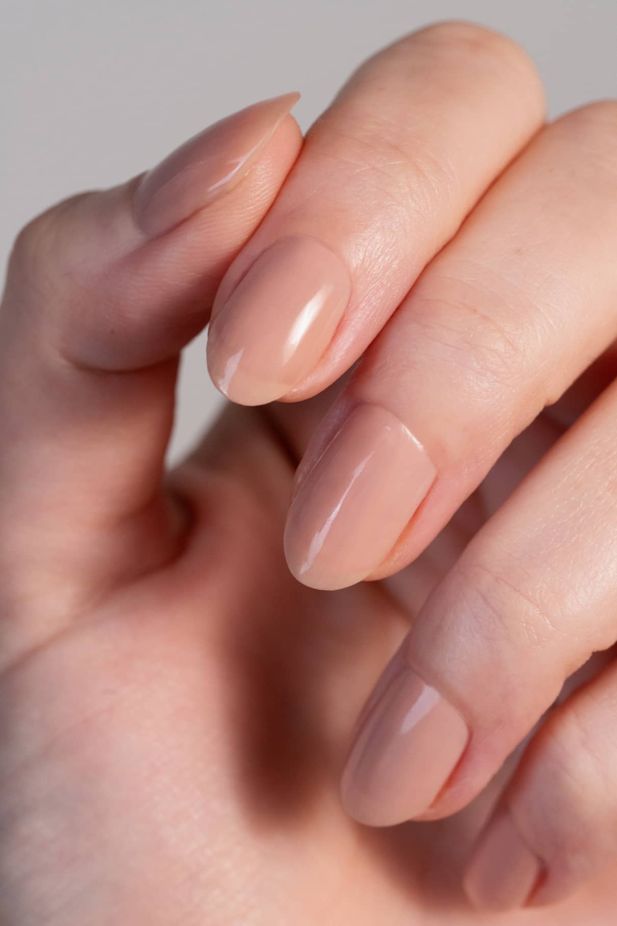 gitti-no-001-plant-based-nagellack-helles-beige-glanz image 3