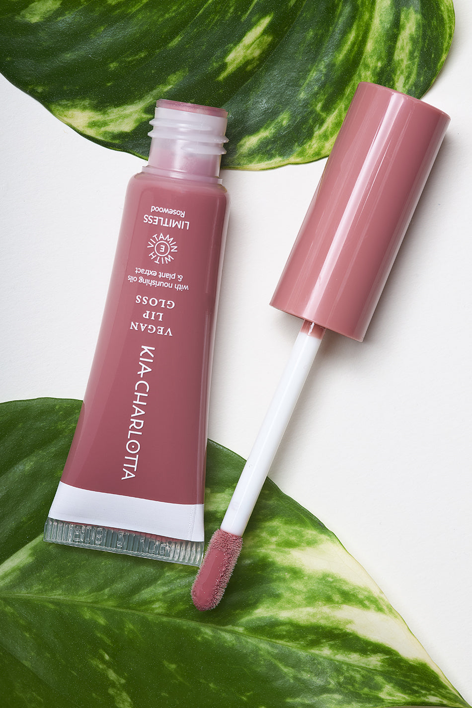 kia-charlotta-lipgloss-100-vegan-und-nat-rlich-mit-hyaluron image 8
