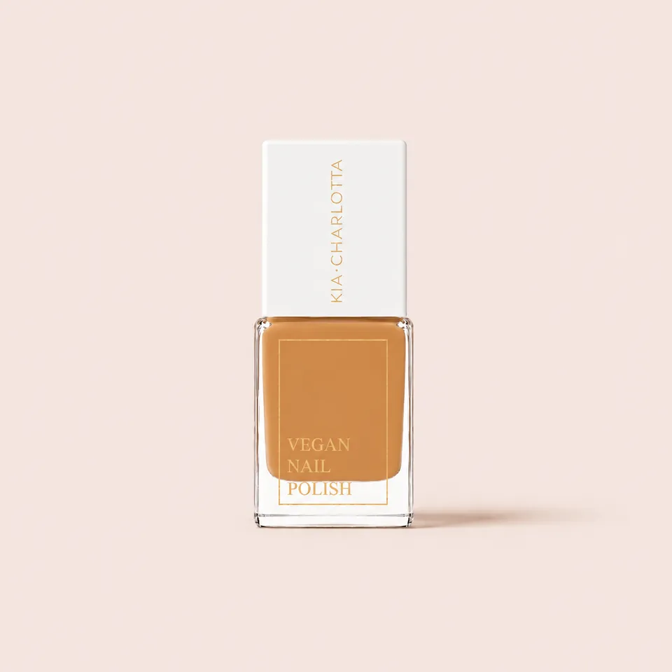 kia-charlotta-sunrise-veganer-nagellack-caramel-mit-pfirsichton image 1