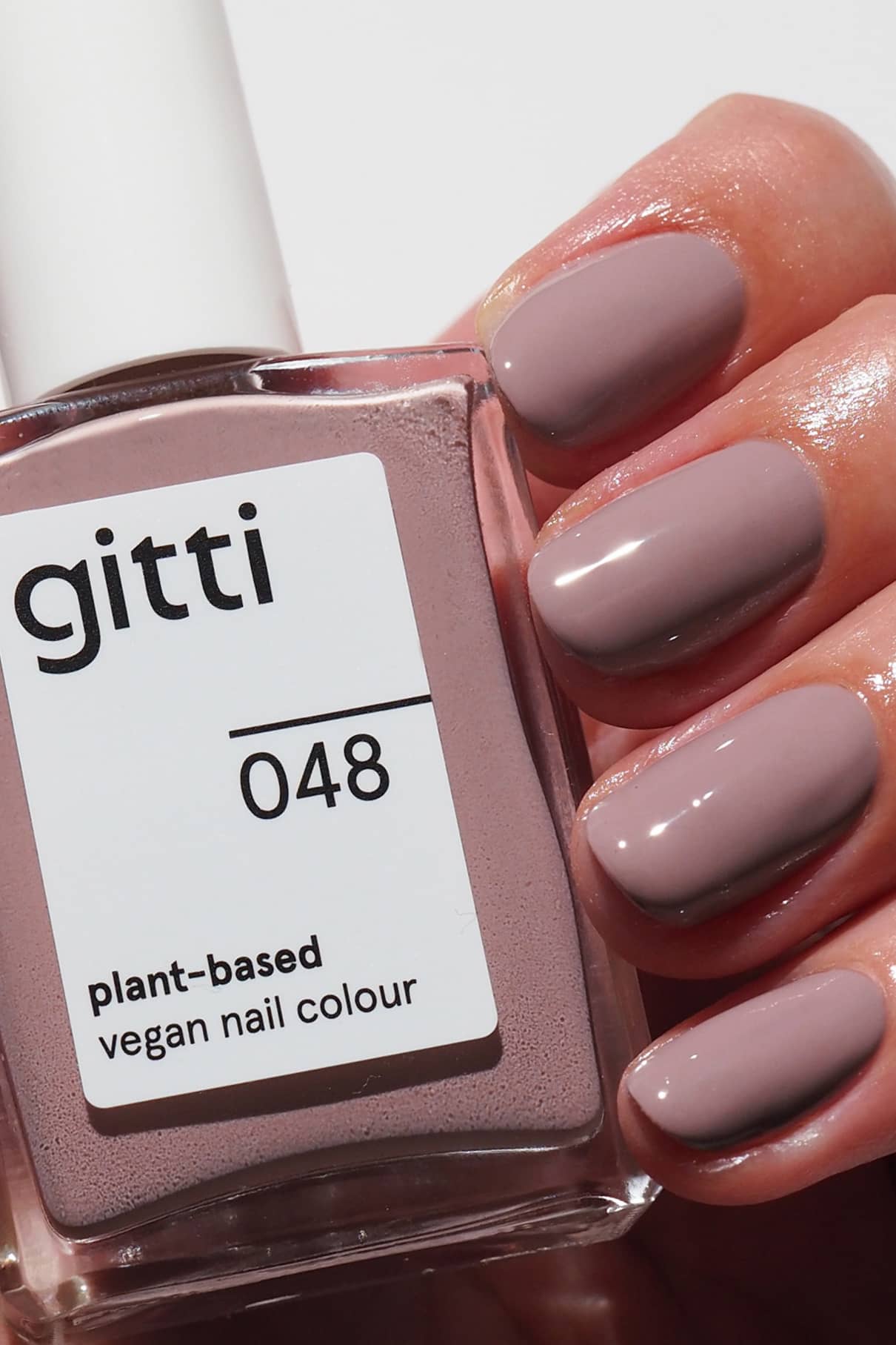 gitti-no-048-plant-based-nagellack-mauve-taupe image 3