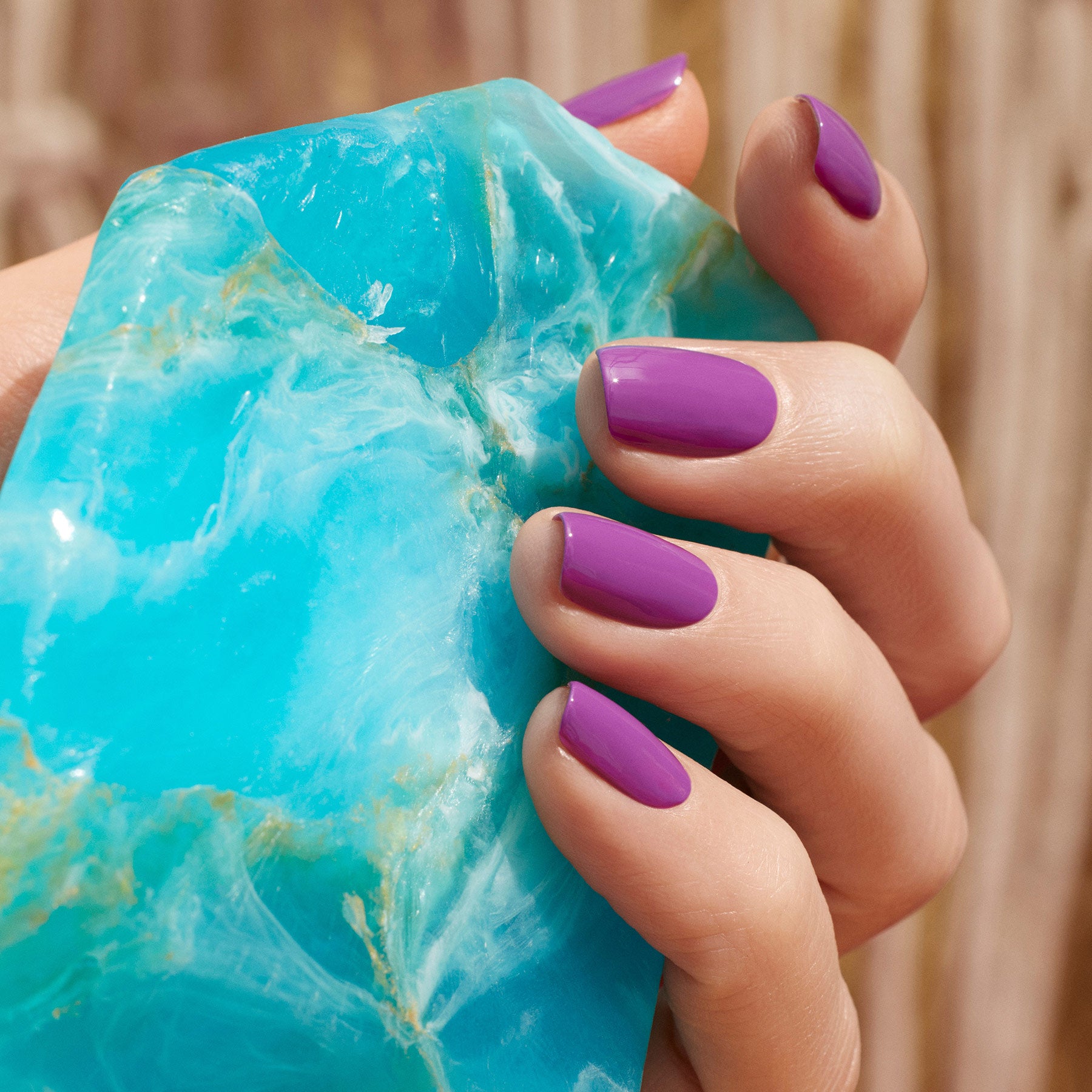 manucurist-green-flash-nagellack-violette-intensives-retro-lila-semi-permanent image 2