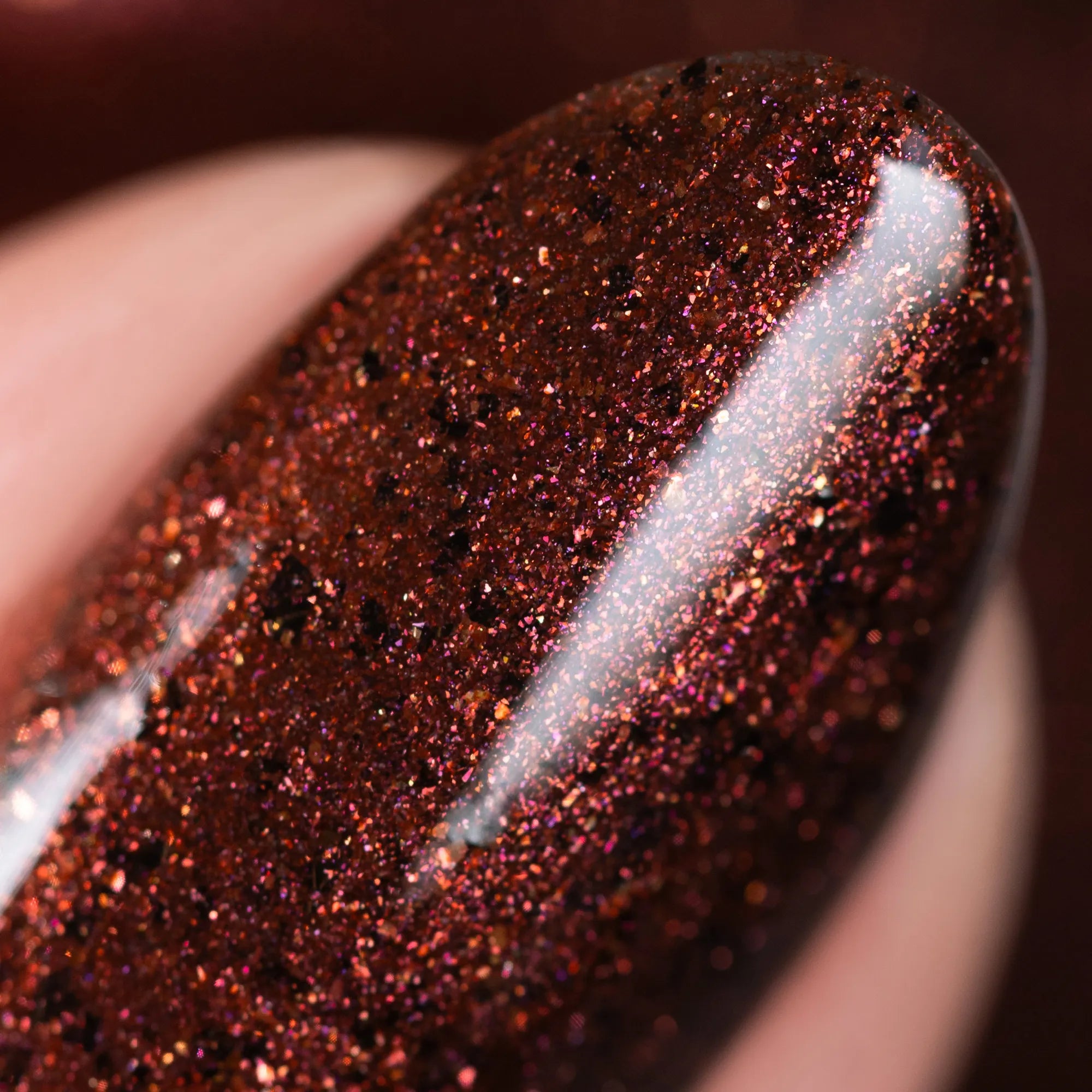 herzlack-hades-veganer-nagellack-dunkelbraun-flakies-schimmer-11ml image 4