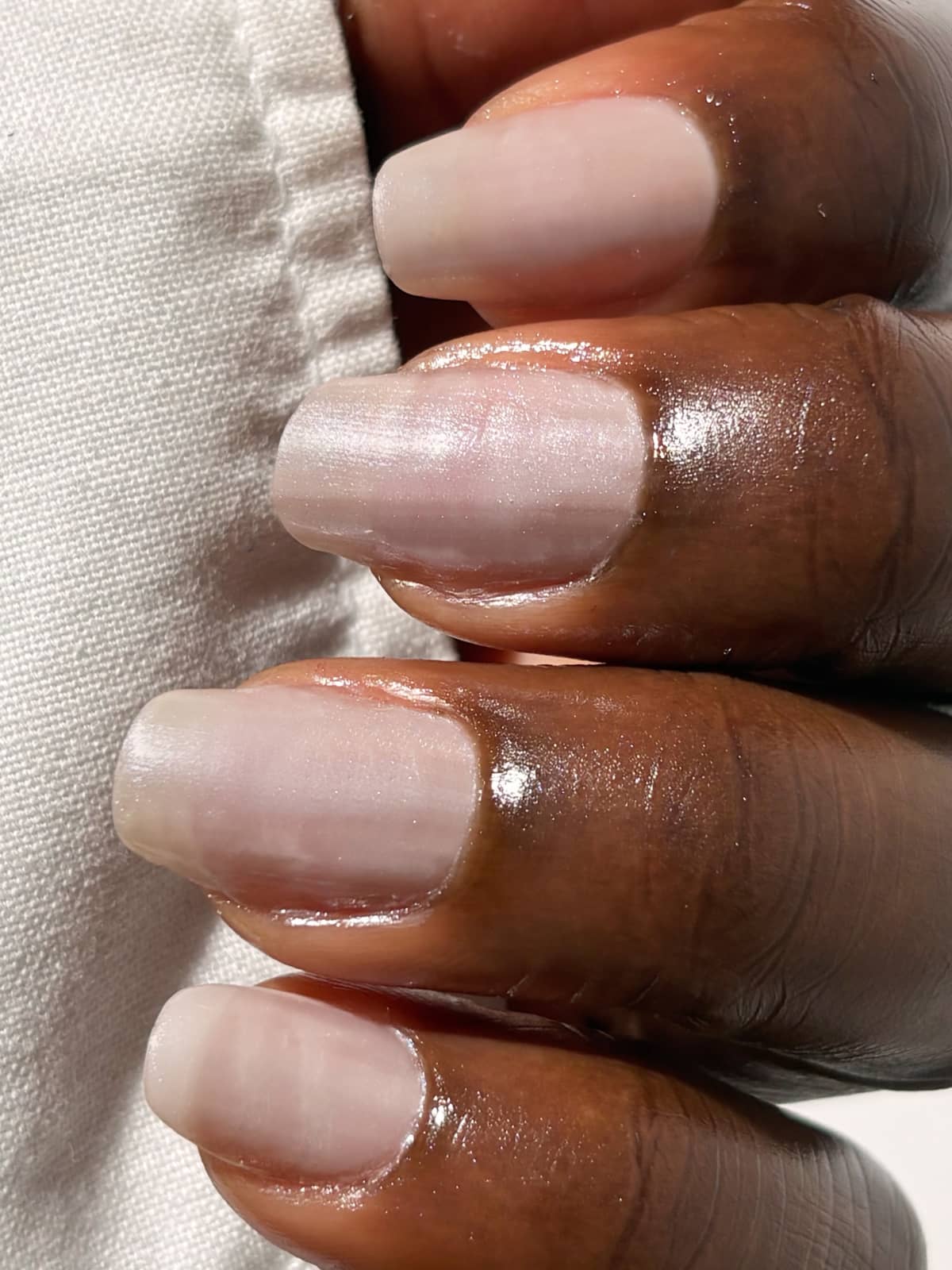 gitti-no-059-plant-based-nagellack-ros-schimmer image 4