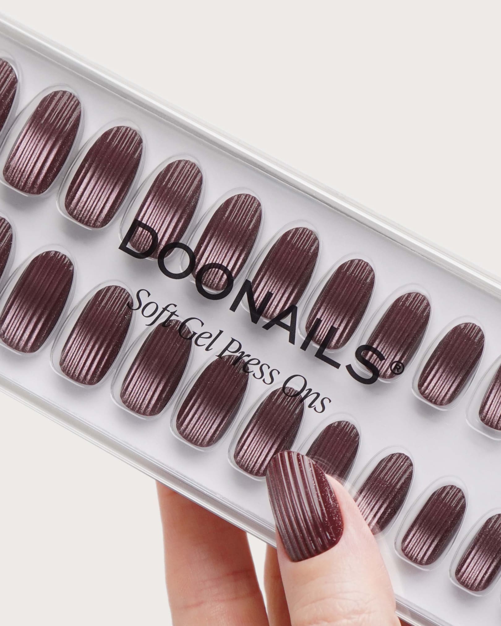 doonails-espresso-martini-medium-round-soft-gel-press-ons-braun-cat-eye image 5