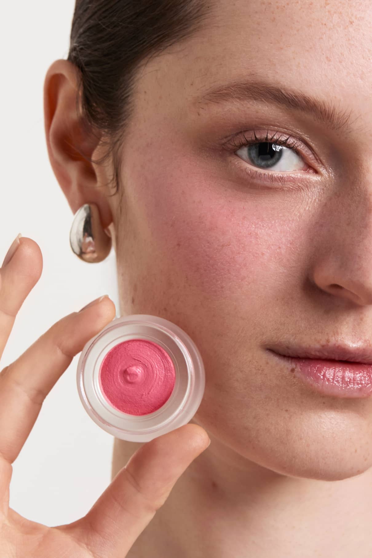 gitti-velvet-cheeks-no-05-mousse-blush-kr-ftiges-pink image 3