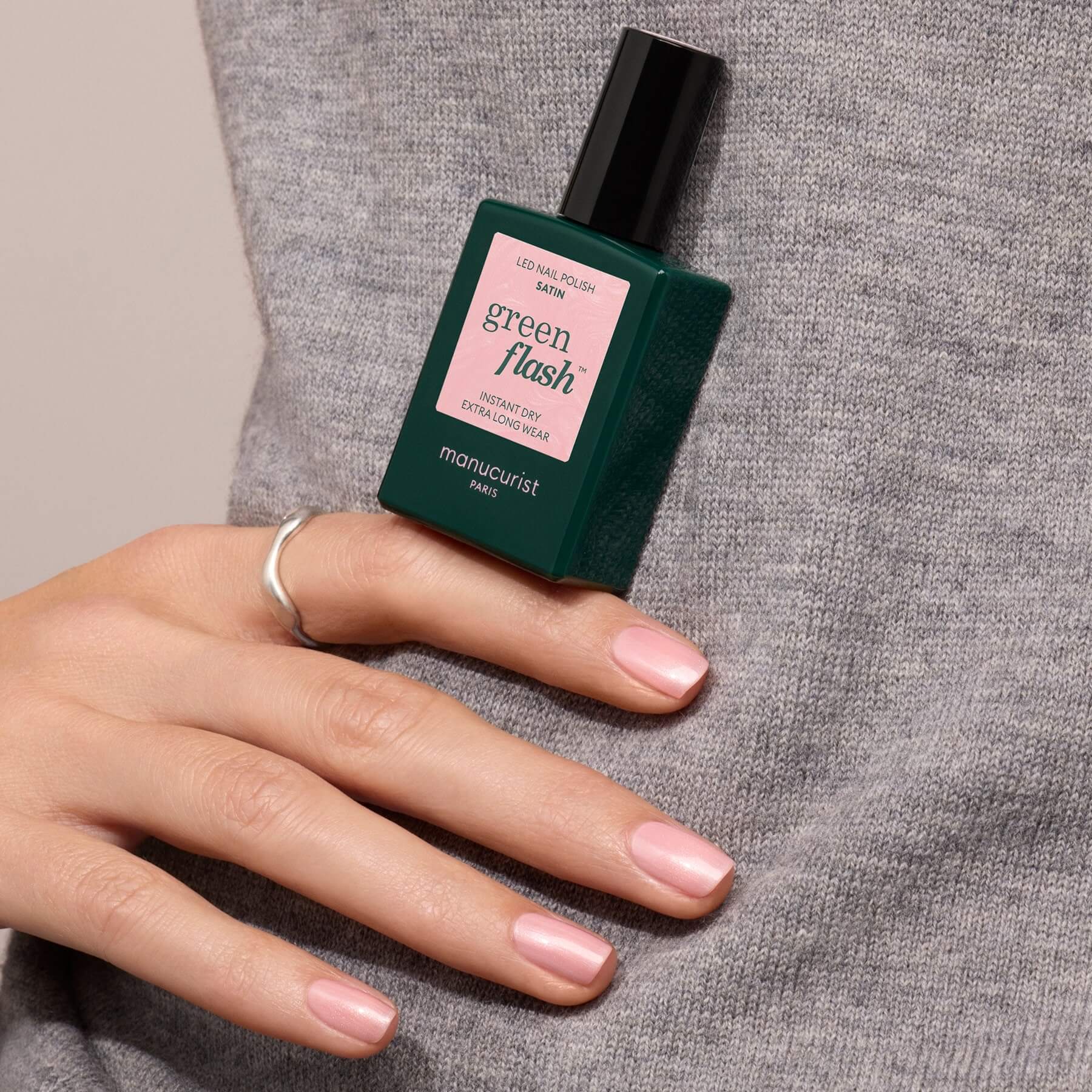 manucurist-green-flash-nagellack-satin-perlmutt-rosa image 4