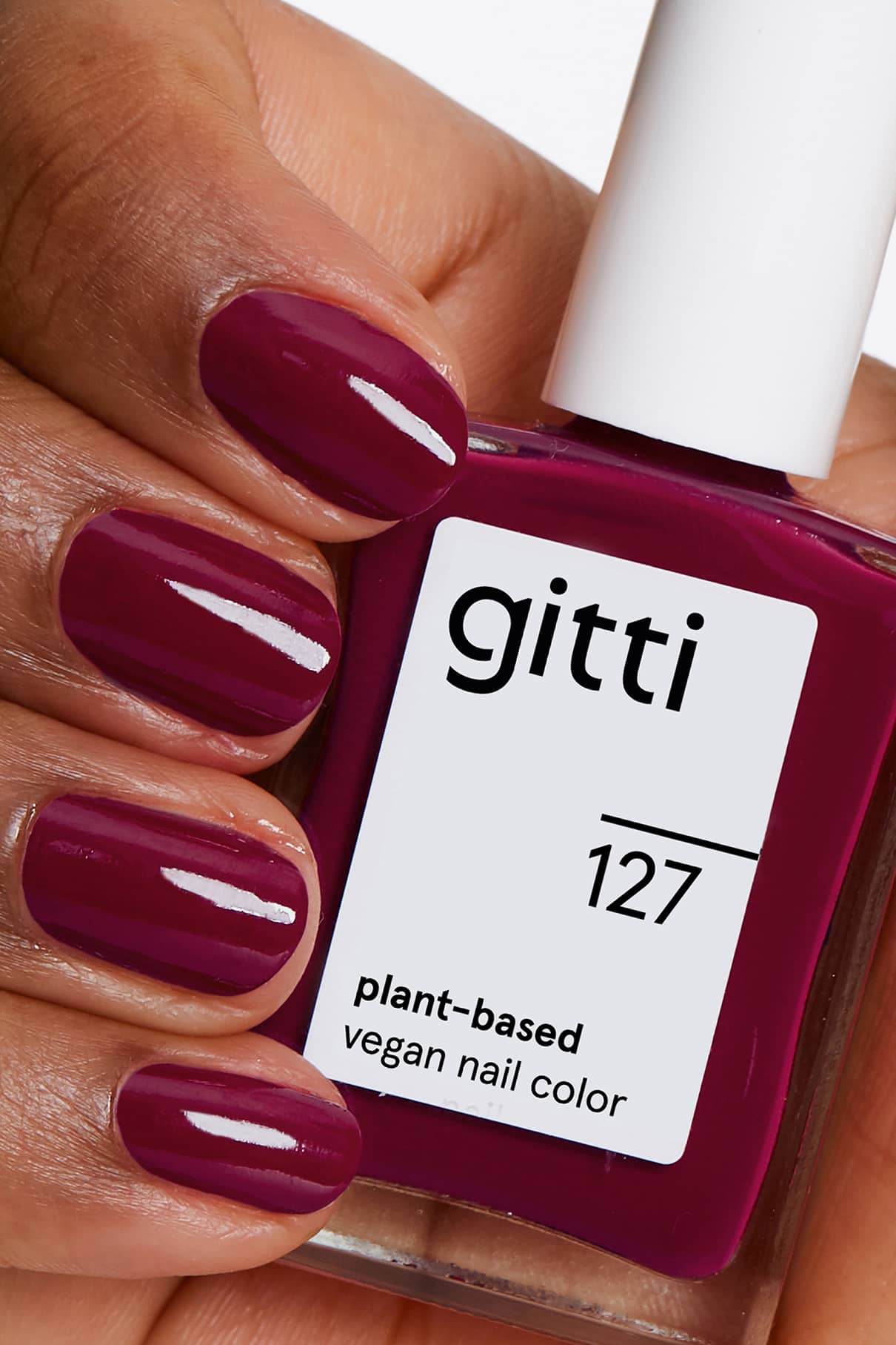 gitti-no-127-plant-based-nagellack-tiefrot-beerige-pflaume image 2