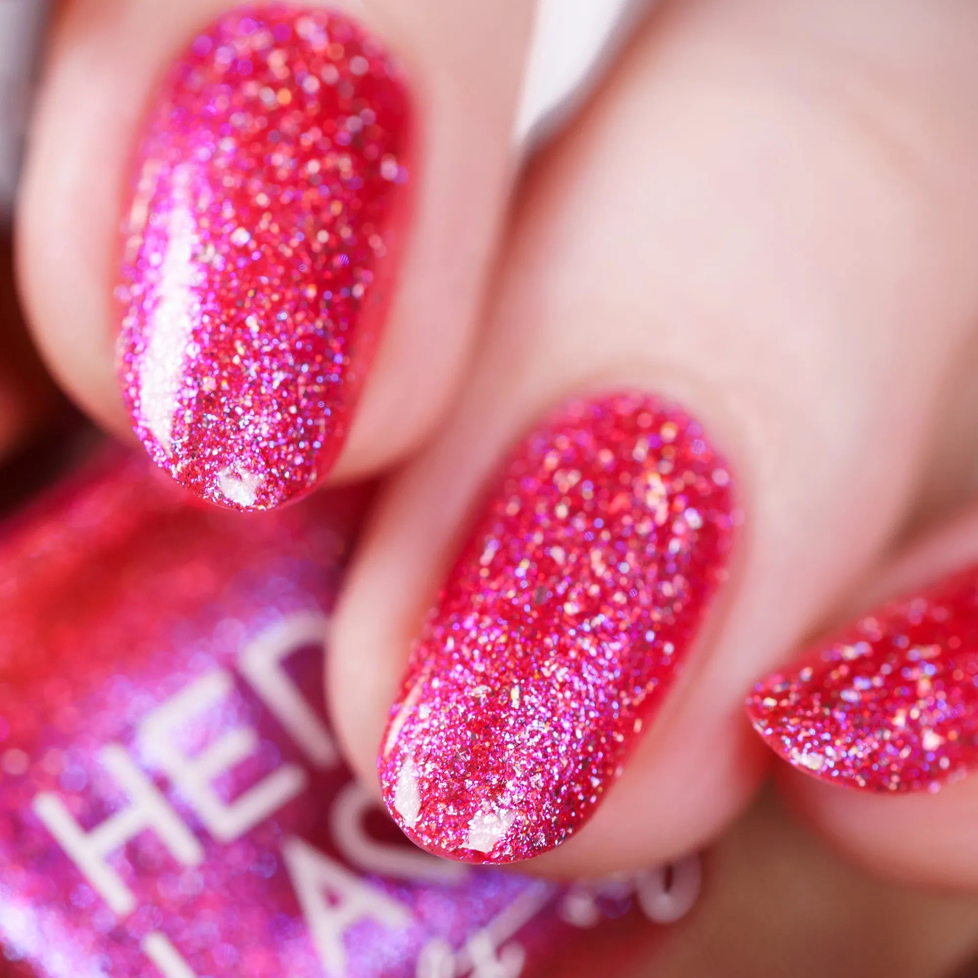herzlack-funkelnixe-veganer-nagellack-pink-mit-holo-flakies-und-blau-pinkem-duoc image 3