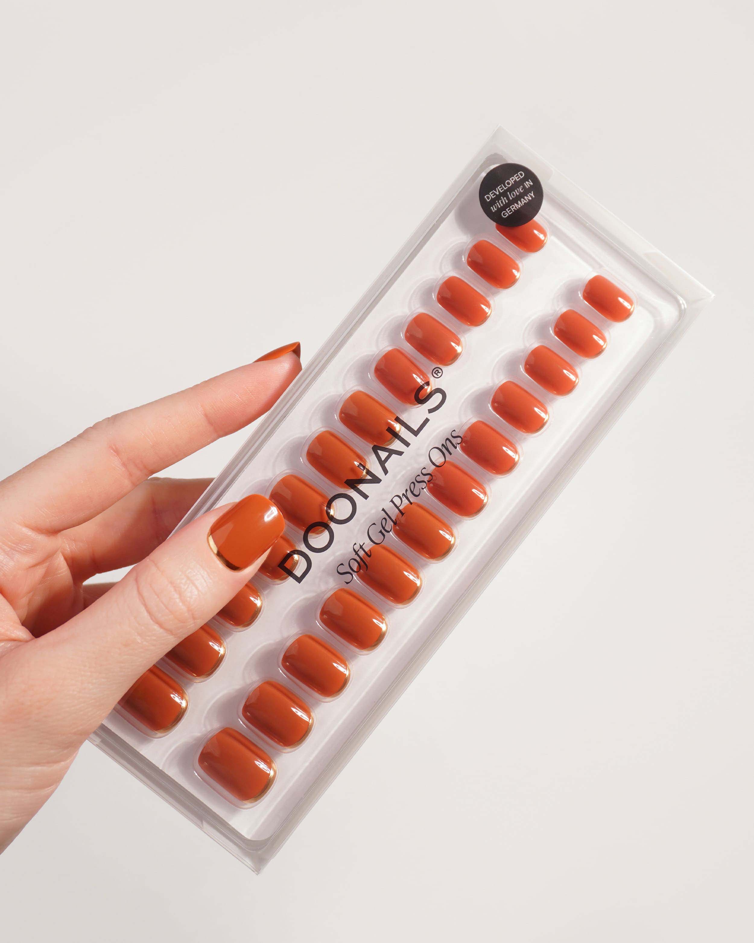 doonails-cinnamon-extra-short-square-soft-gel-press-ons-orange-braun-mit-goldlin image 4