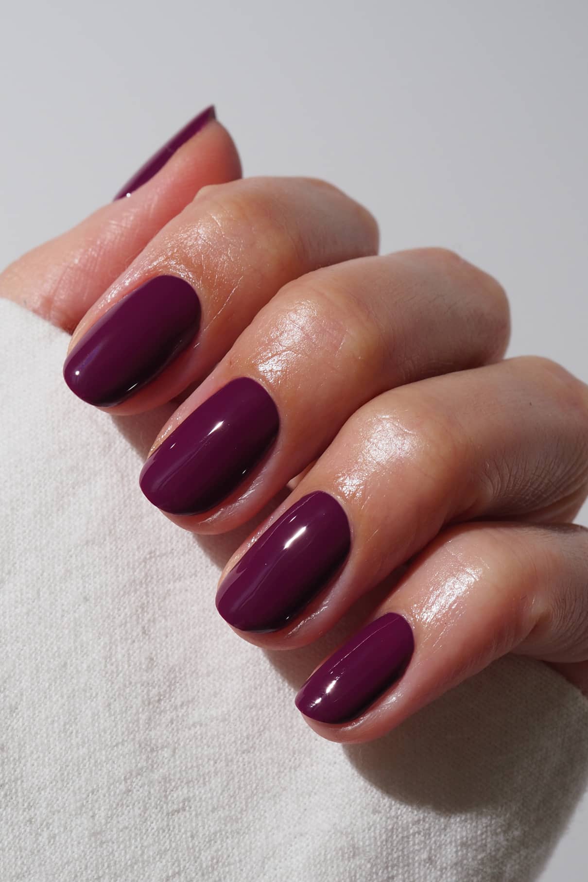 gitti-no-044-plant-based-nagellack-berry-lila image 3