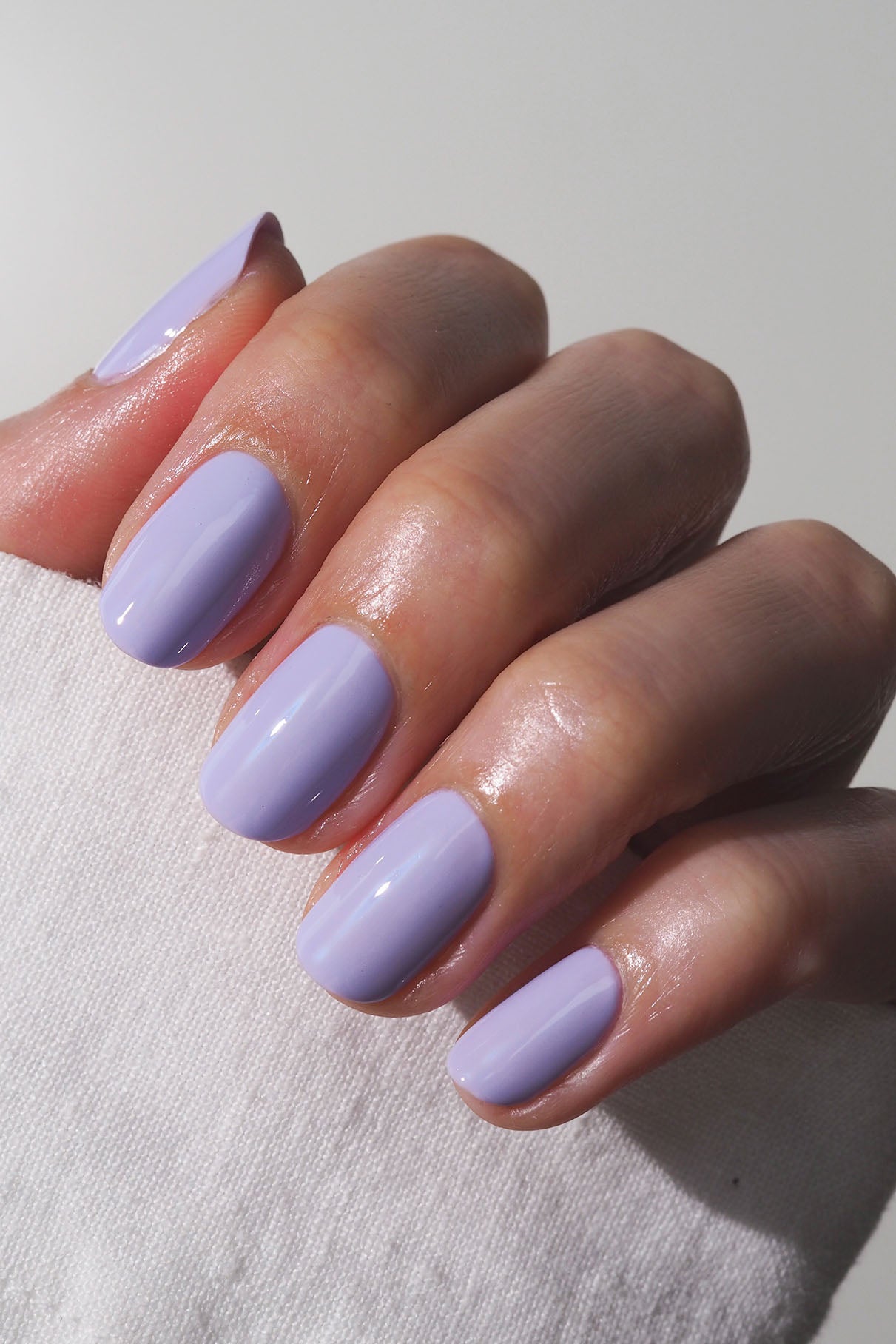 gitti-no-005-lavender-nights-plant-based-nagellack-lila-mit-erh-hter-deckkraft image 4