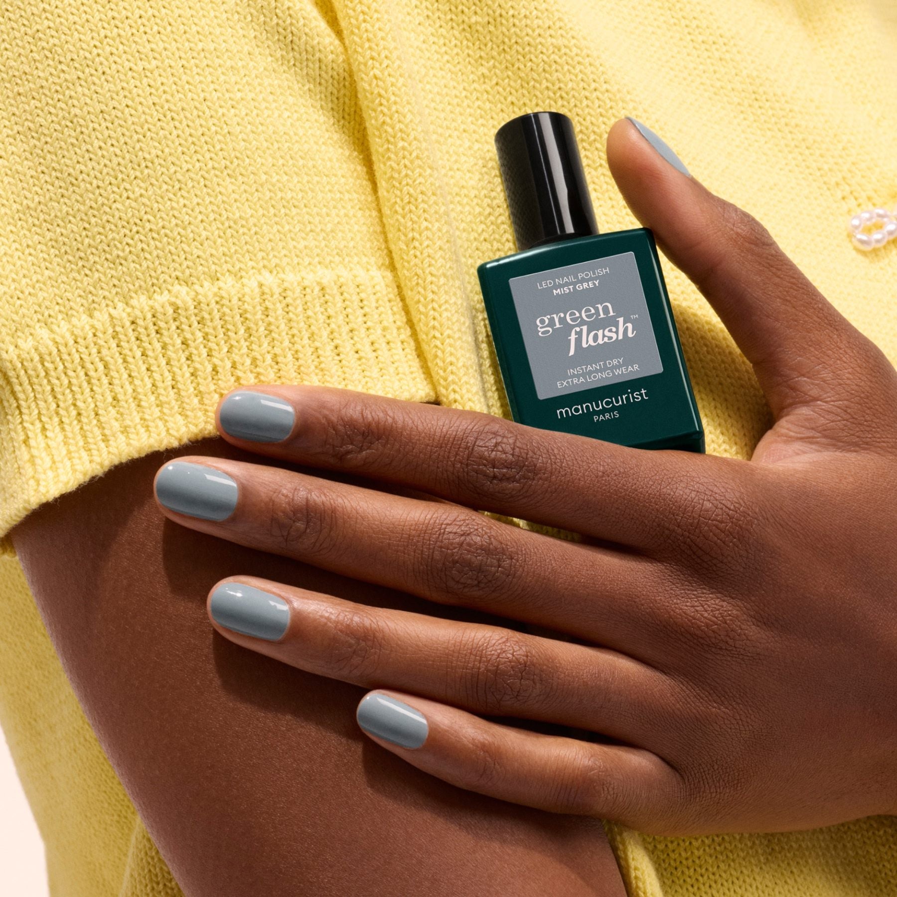 manucurist-green-flash-mist-grey-semi-permanenter-nagellack-in-vergrautem-blau image 3