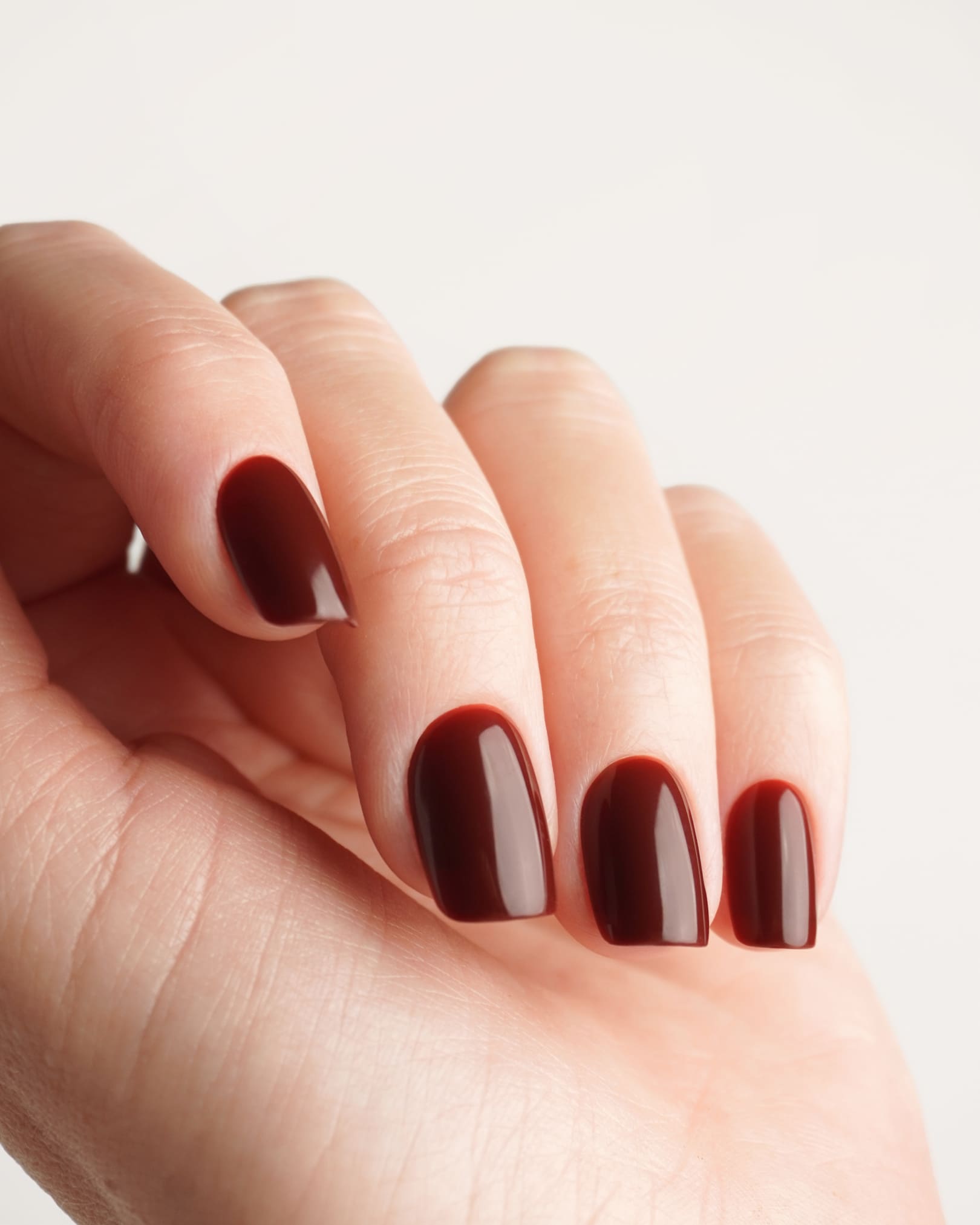 doonails-love-paris-short-square-soft-gel-press-ons-burgundy-rot image 2