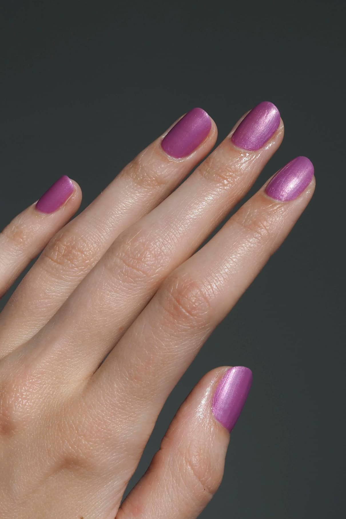 gitti-no-306-plant-based-nagellack-metallic-mauve-violett image 3