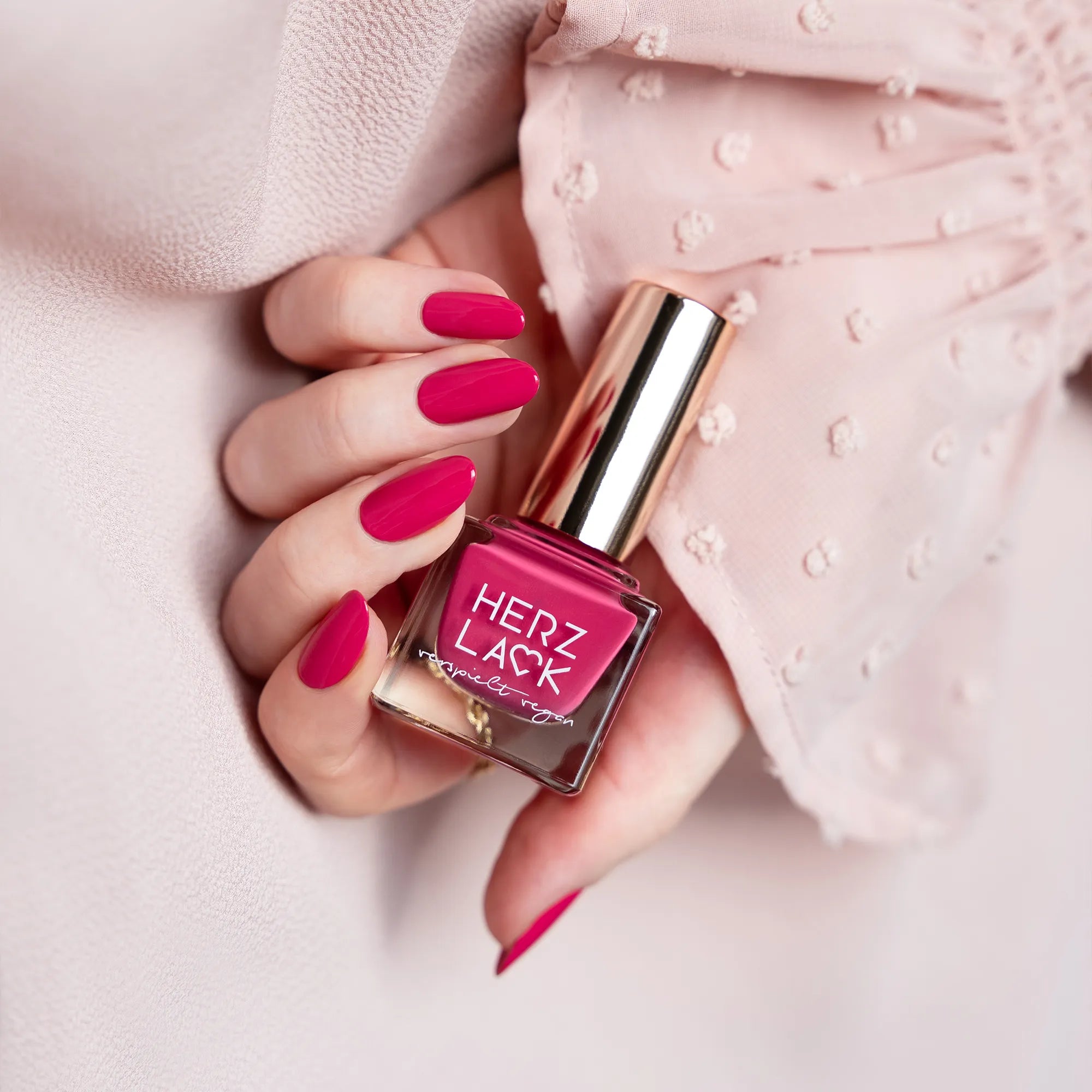 herzlack-viva-magenta-pink-one-coater-veganer-nagellack-11ml-hochdeckend image 6