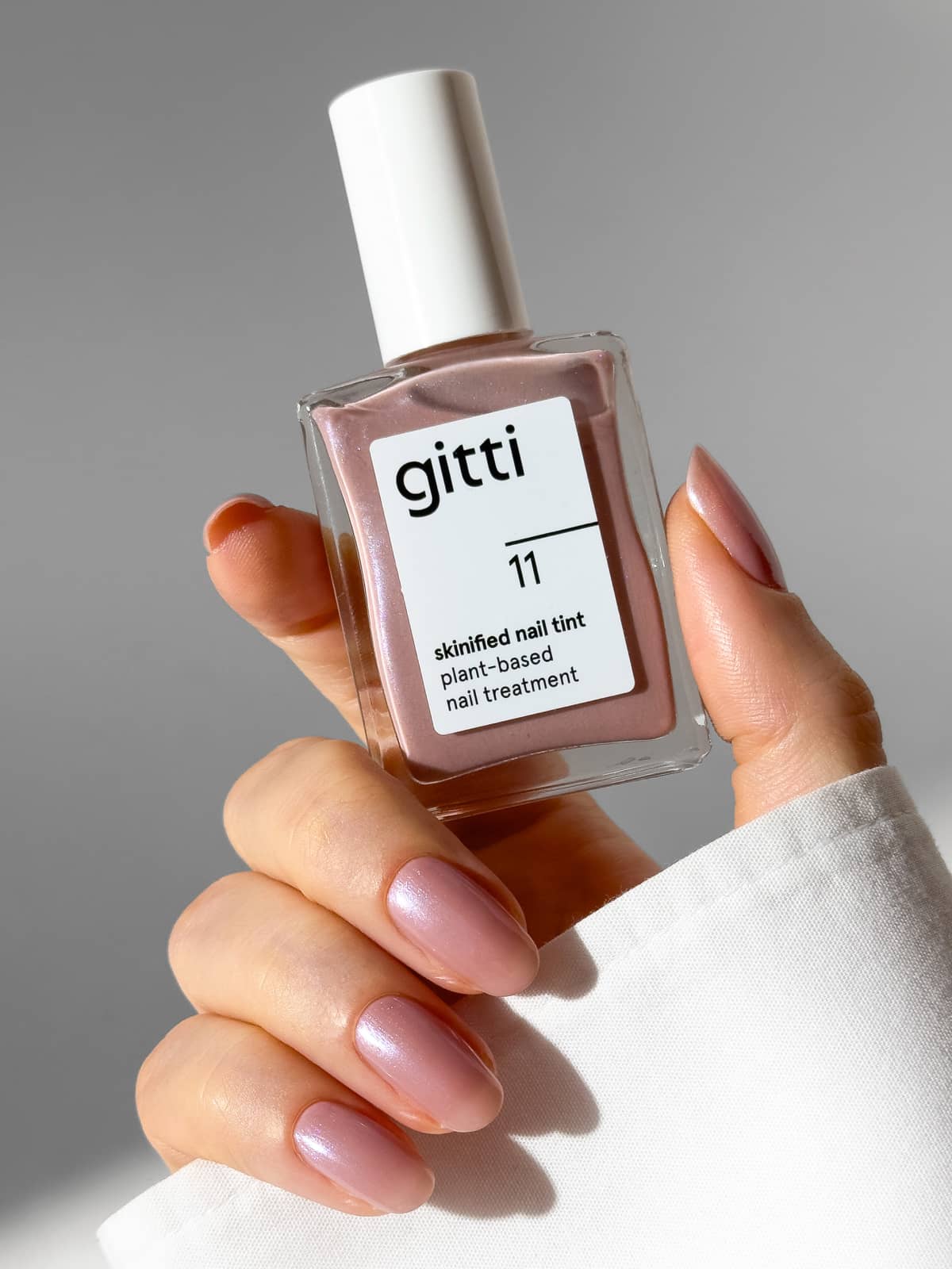 gitti-skinified-nail-tint-no-11-veganer-pflegelack-mauve-mit-blau-silber-schimme image 6
