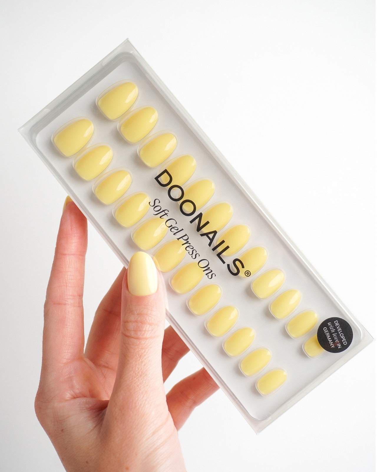 doonails-lemon-sorbet-short-round-soft-gel-press-ons-zitronen-gelb image 3