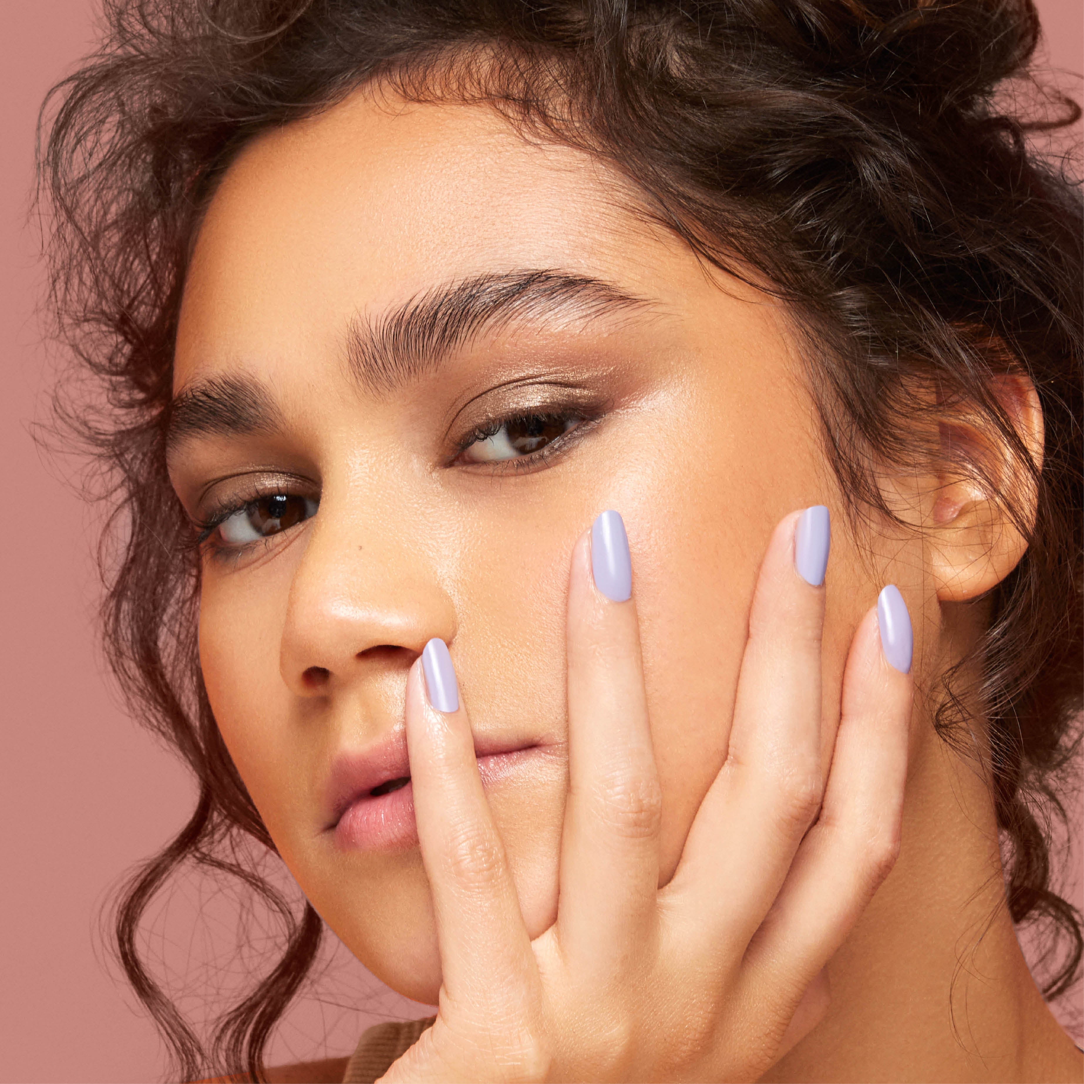 kia-charlotta-veganer-nagellack-lavender-pastelllila image 4