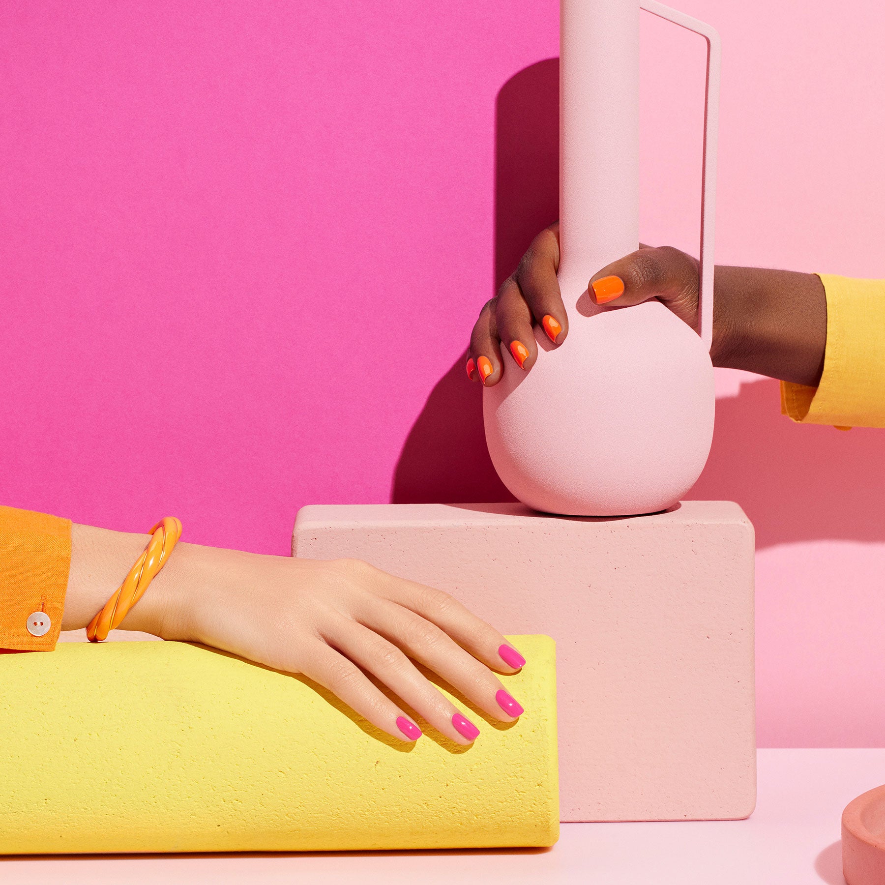 manucurist-green-flash-sunset-veganer-led-nagellack-orange image 4