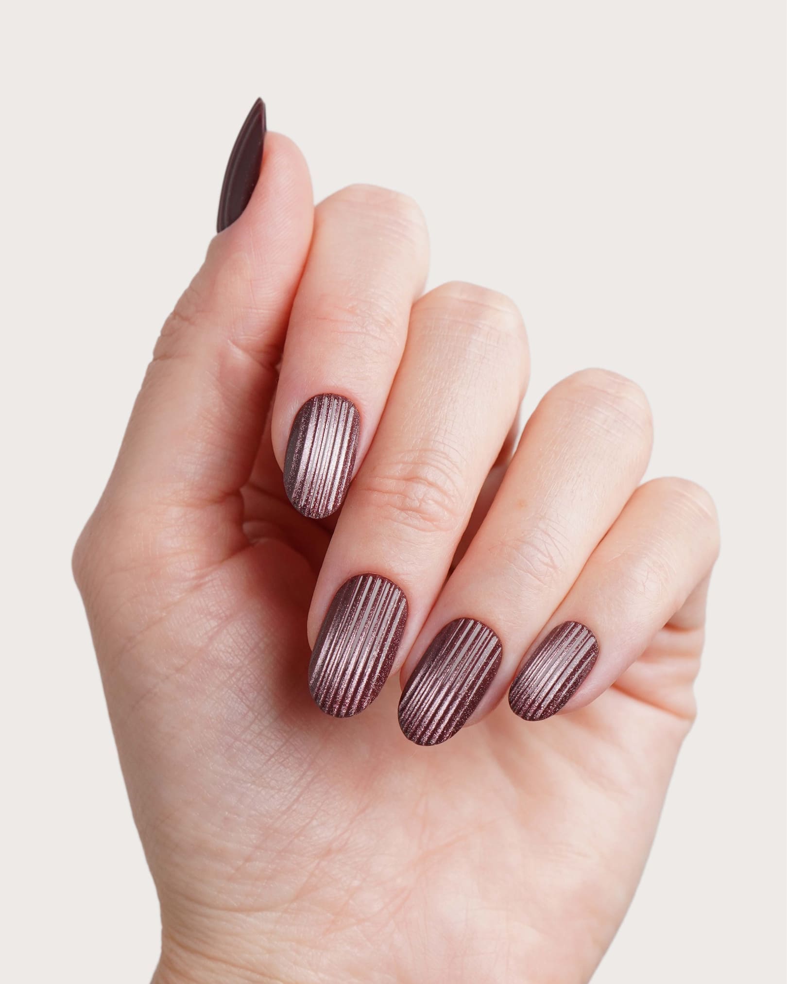 doonails-espresso-martini-medium-round-soft-gel-press-ons-braun-cat-eye image 4