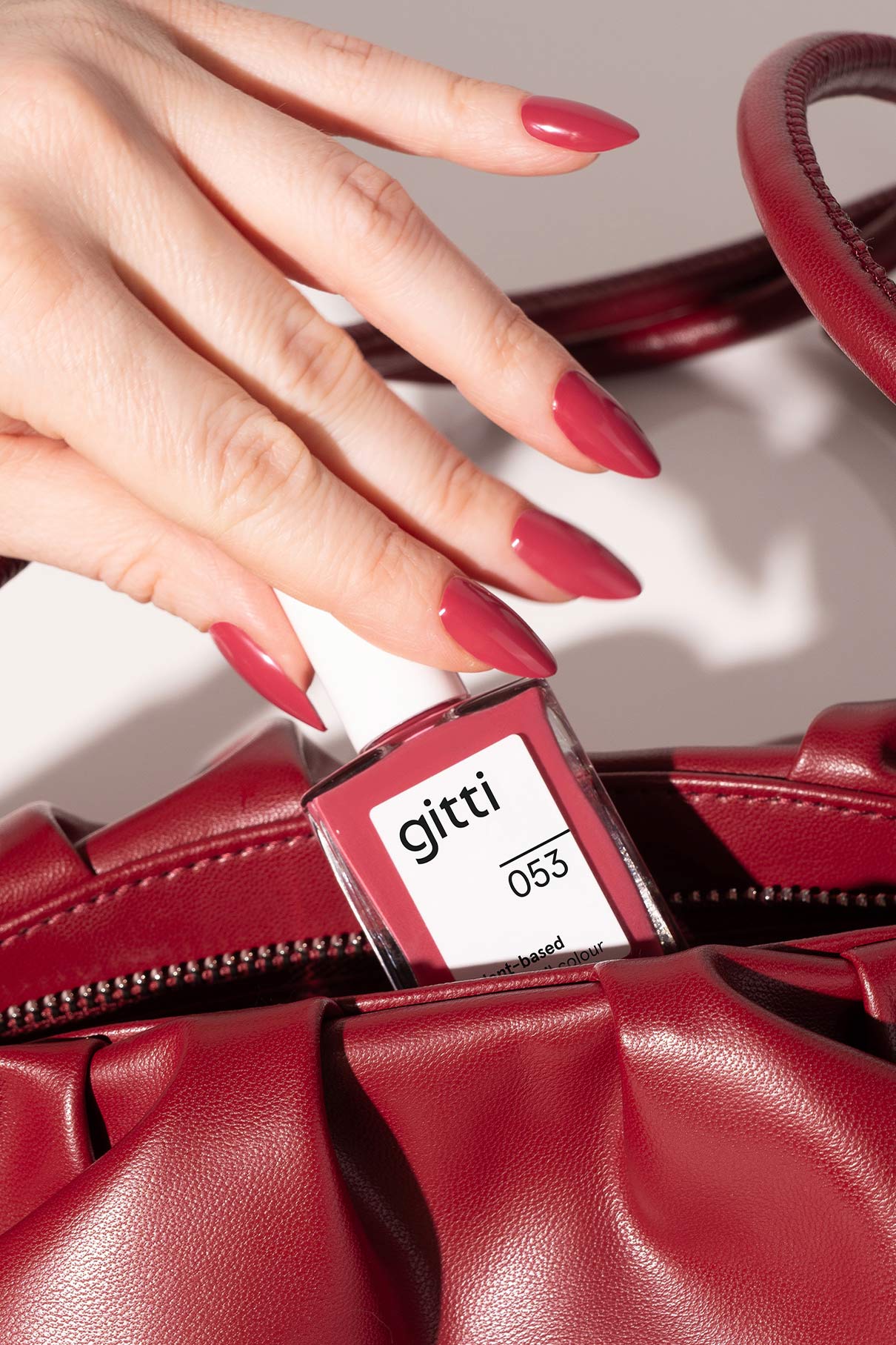 gitti-no-053-plant-based-nagellack-hibiskus-rot image 6