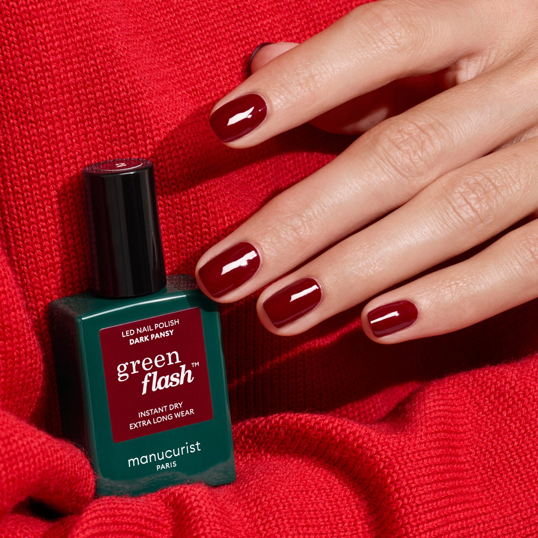 manucurist-green-flash-dark-pansy-semi-permanenter-nagellack-bordeaux-kirschrot image 4
