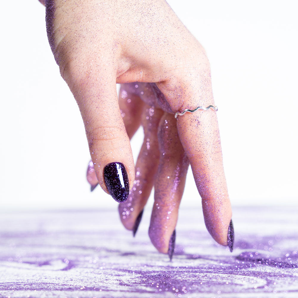 herzlack-sternengalaxie-veganer-glitzer-nagellack-lila-11ml image 8
