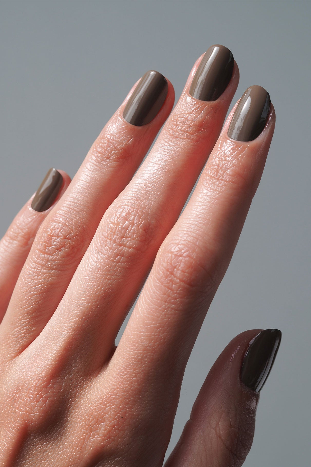 gitti-no-181-plant-based-nagellack-taupe-mit-graubraun image 4