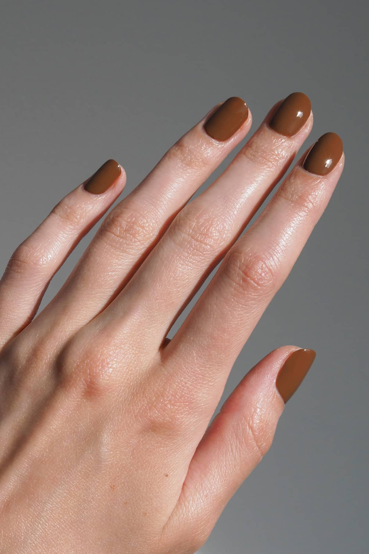 gitti-no-174-pflanzenbasierter-nagellack-erdiges-braun image 3