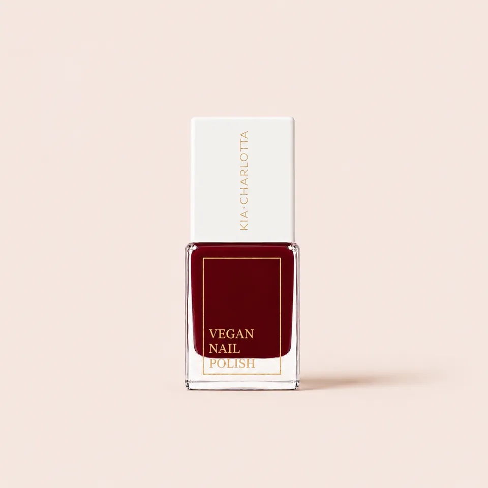 kia-charlotta-super-powers-veganer-nagellack-tiefweinrot image 1